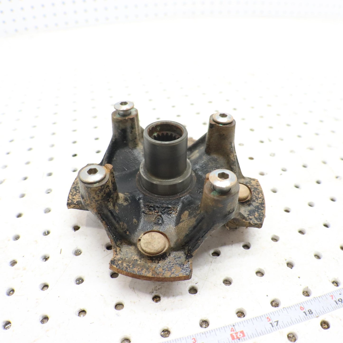 2016 SUZUKI KING QUAD 500 WHEEL HUB FRONT 54110-31G00; 54110-31G10
