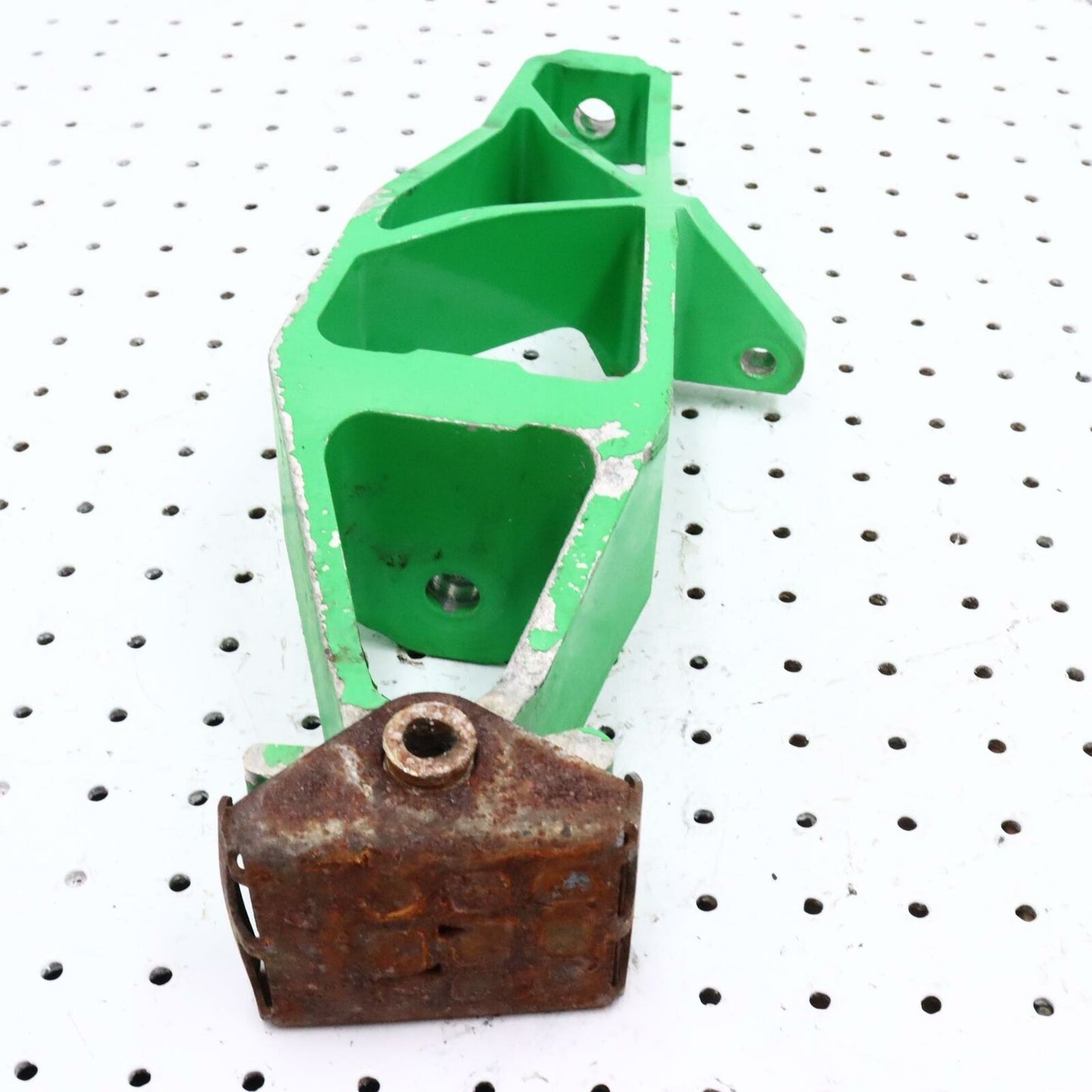 2010 ARCTIC CAT SNO PRO 500 LEFT FRONT STEERING ARM SPINDLE KNUCKLE 2703-561