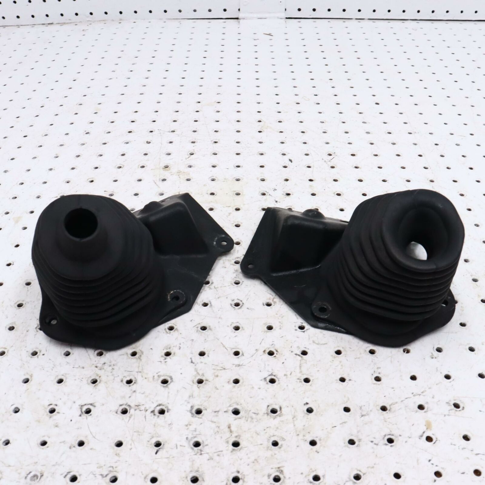 2007 POLARIS SWITCHBACK 600 TIE ROD BOOTS 5433533; 5433532