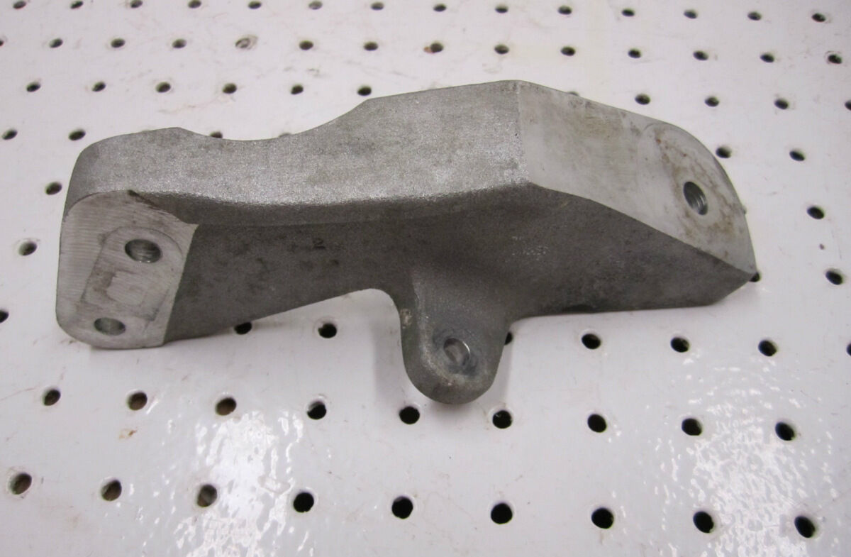 2002 ARCTIC CAT ZR 500 MOTOR MOUNT RIGHT REAR 0708-104
