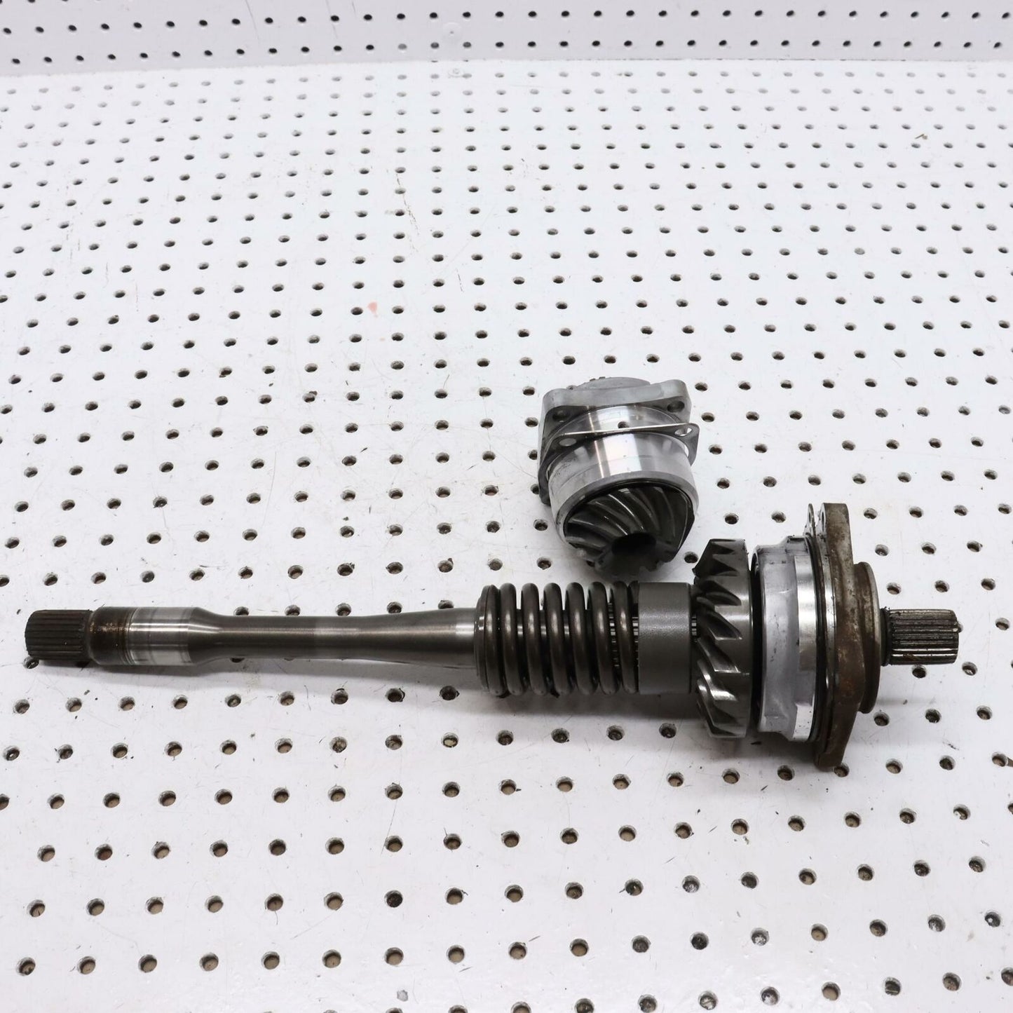 2004 ARCTIC CAT 650 OUTPUT DRIVE SHAFT BEVEL GEARS 3201-113; 3201-218; 3201-217