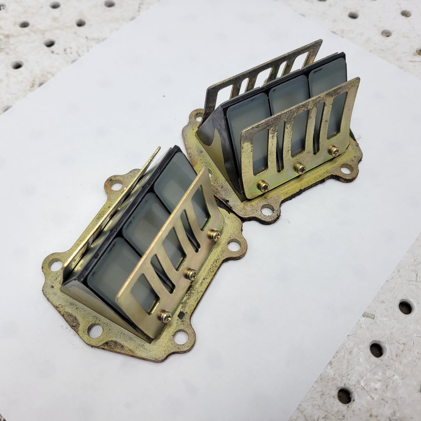 2002 ARCTIC CAT ZR 600 INTAKE REED BLOCK ASSEMBLY 3005-124