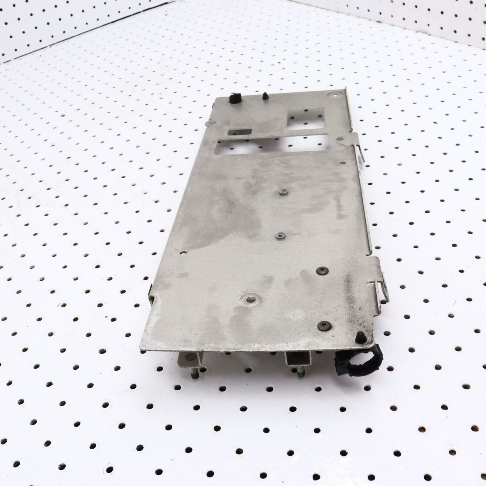 2007 POLARIS IQ 600 ASM PLATE, ELEC CENTER 1015761