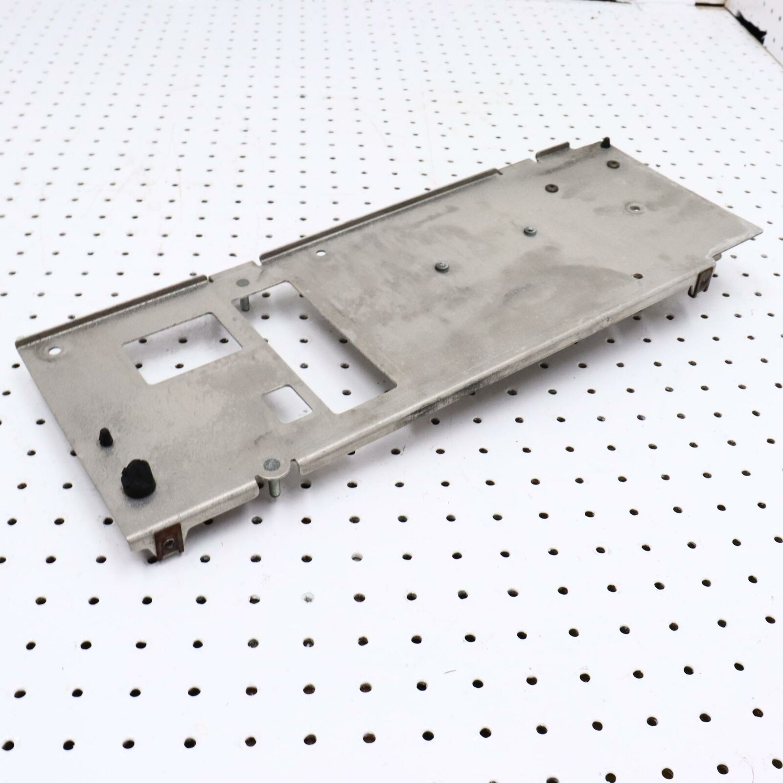 2007 POLARIS IQ 600 ASM PLATE, ELEC CENTER 1015761