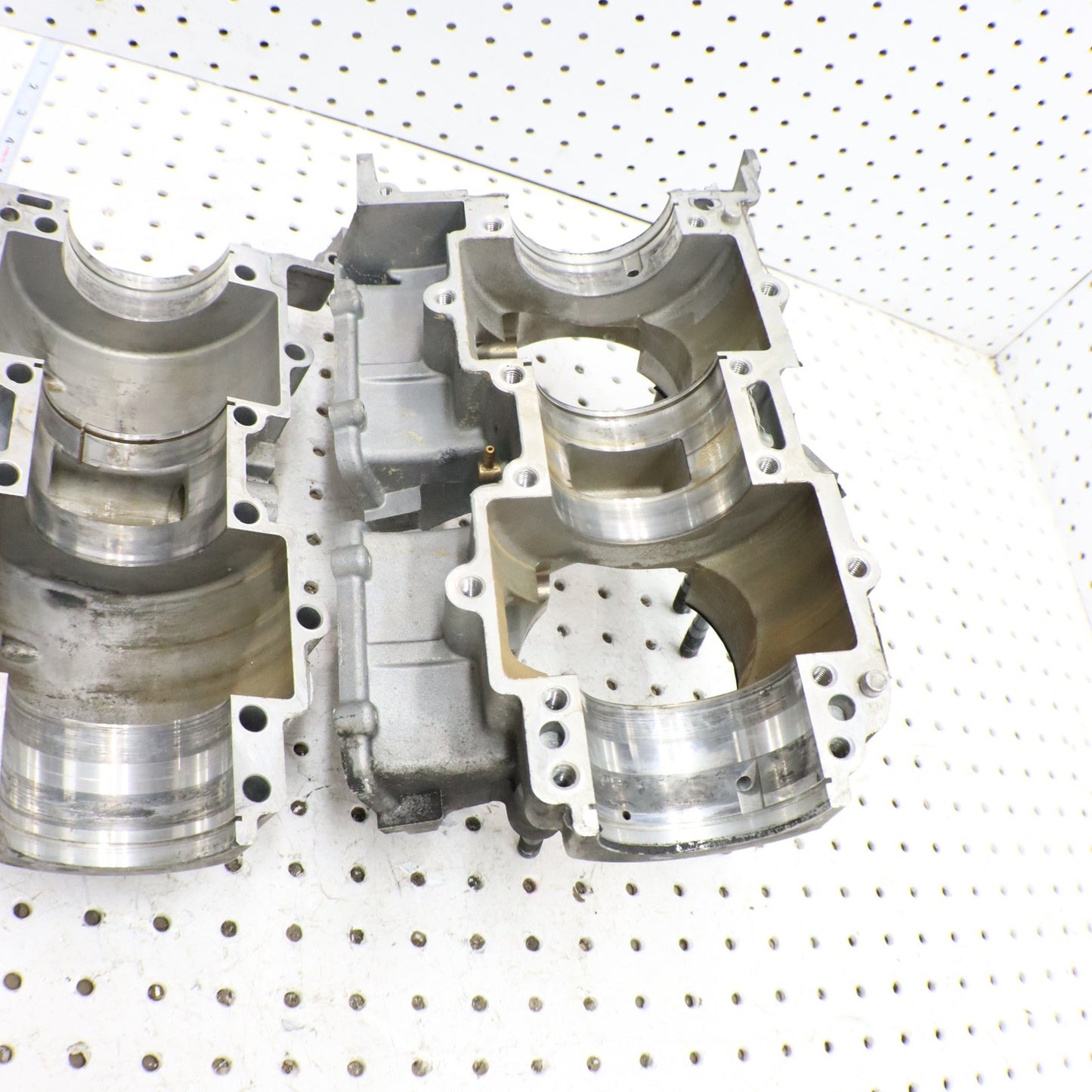 2007 Polaris Iq 600 Crankcase Engine Case Motor Case Crank Case 2203037; 1202738