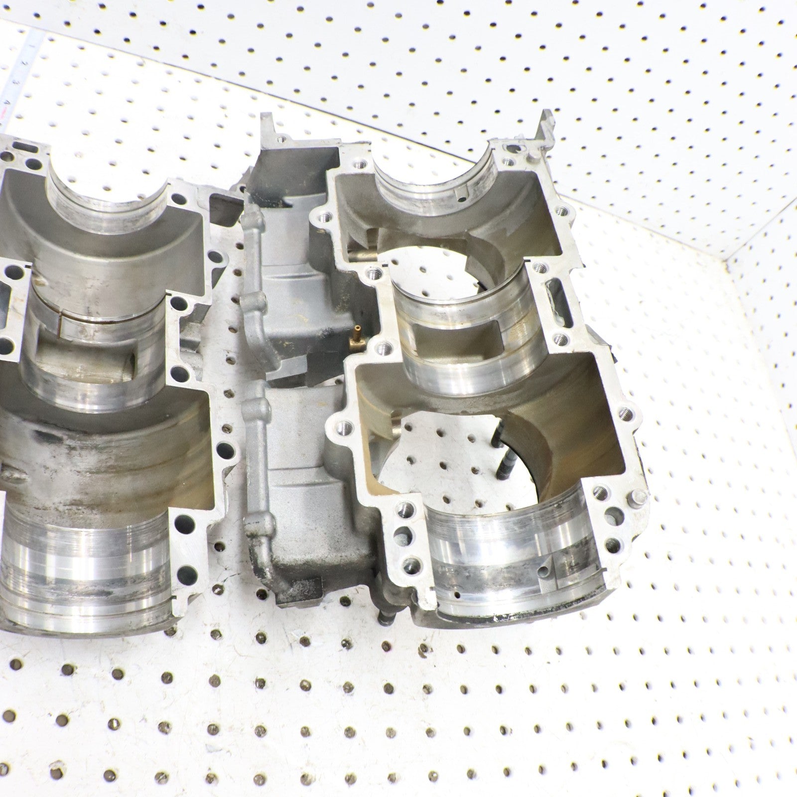 2007 Polaris Iq 600 Crankcase Engine Case Motor Case Crank Case 2203037; 1202738