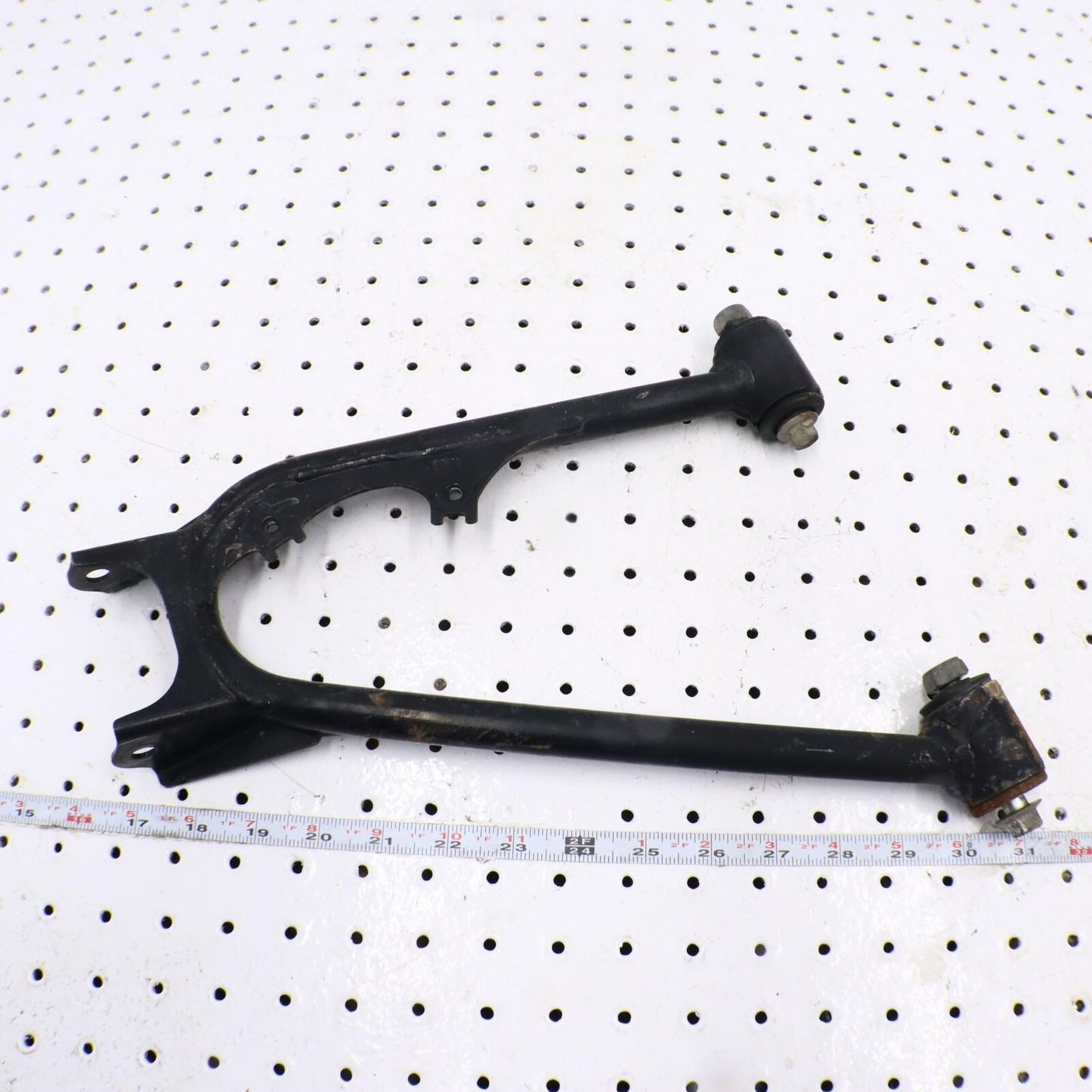 2013 YAMAHA GRIZZLY 700 REAR BACK UPPER RIGHT CONTROL A ARM 1HP-F2172-00-00 
