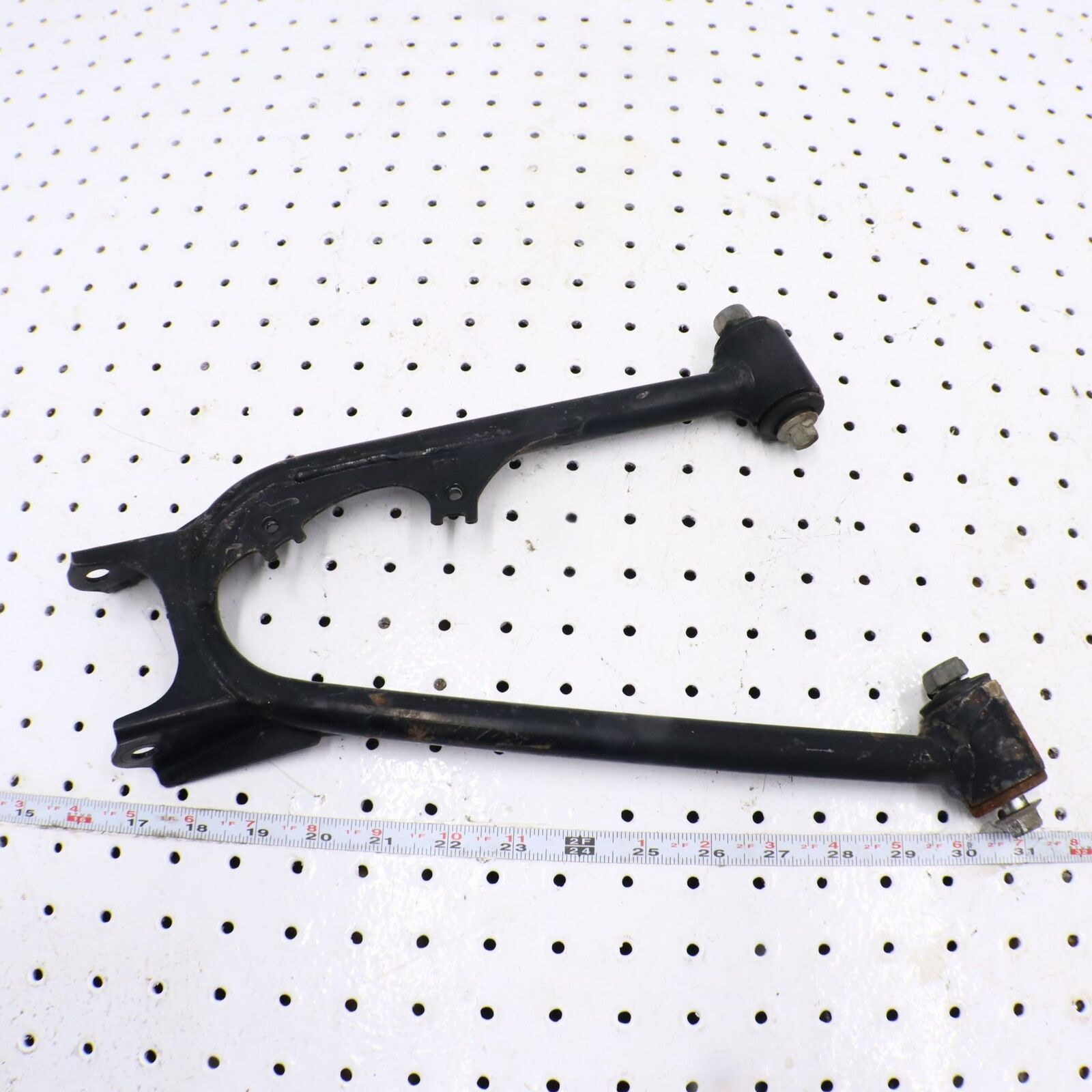2013 YAMAHA GRIZZLY 700 REAR BACK UPPER RIGHT CONTROL A ARM 1HP-F2172-00-00 