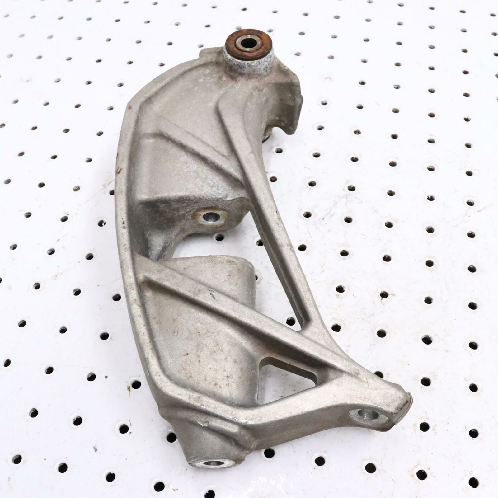 2007 POLARIS IQ 600 RIGHT FRONT STEERING ARM SPINDLE KNUCKLE 1822796