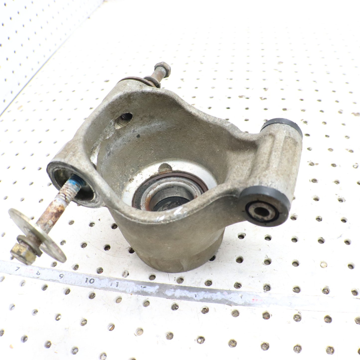 2004 Polaris Sportsman 500 Bearing Carrier Knuckle Rear LEFT 5133663 