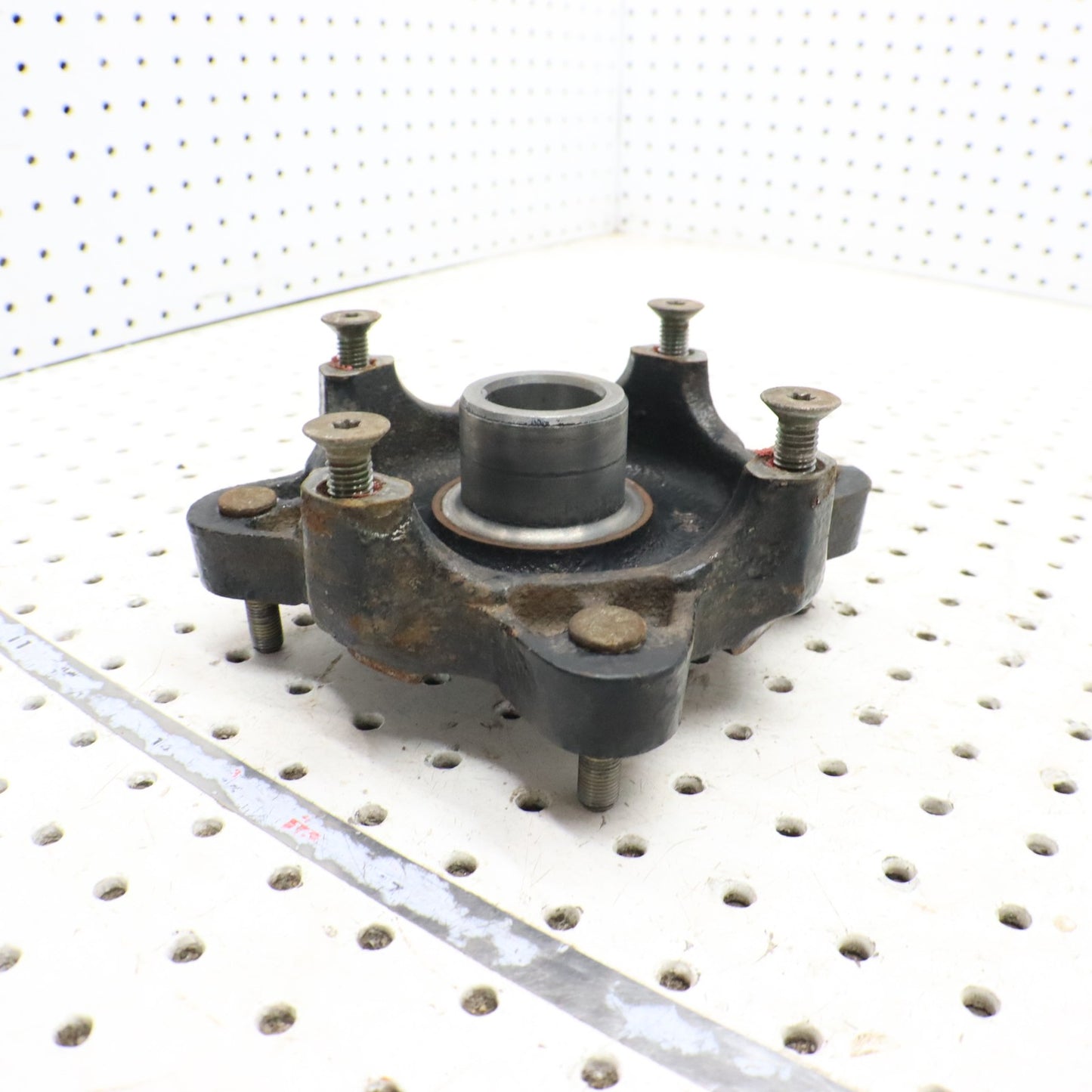 2013 Polaris Ranger 800 Front Wheel Hub 5137659-067