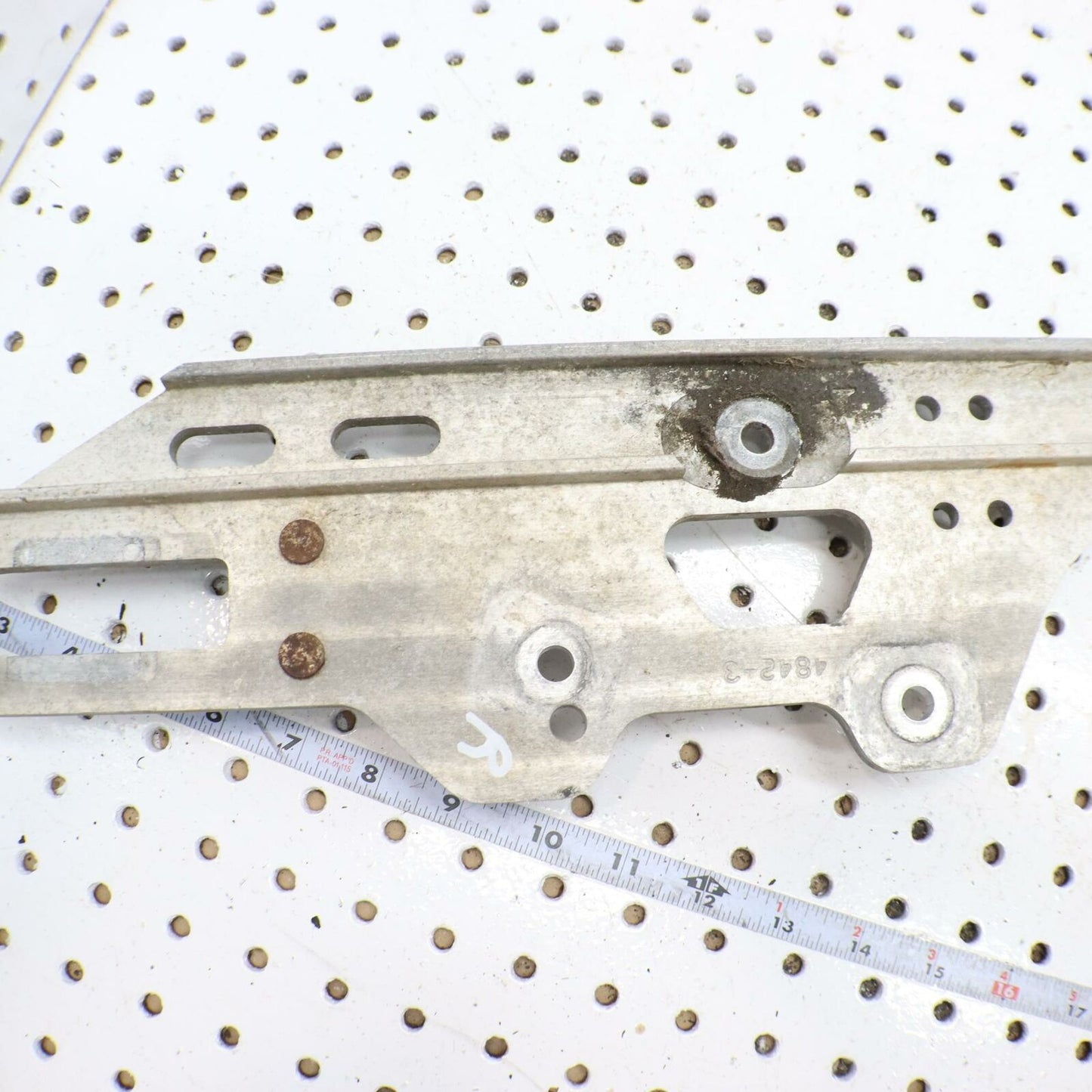 2007 POLARIS IQ 600 RIGHT SLIDING SKID FRAME SUSPENSION RAIL 1542131