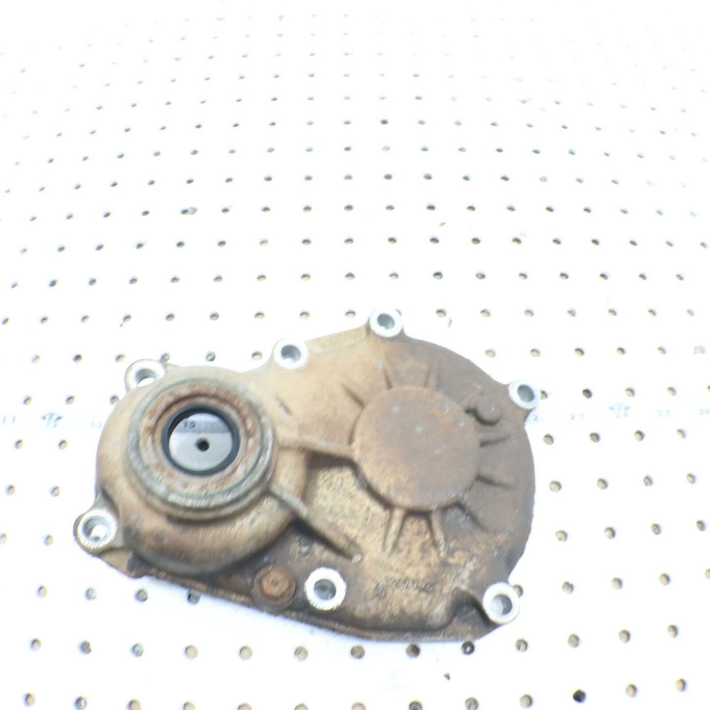2000 POLARIS MAGNUM 325 TRANSMISSION GEARCASE FRONT OUTPUT COVER 3233781