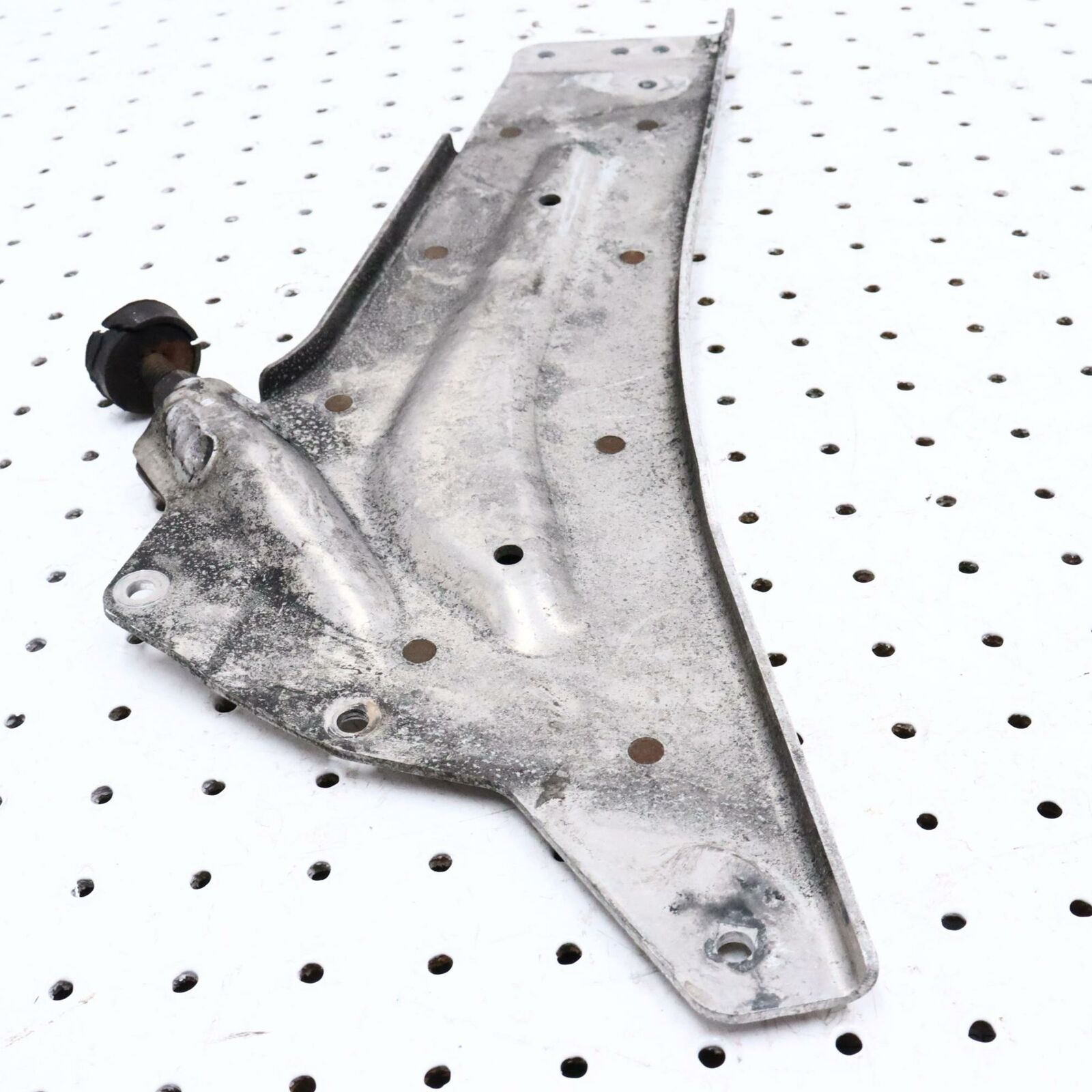 2006 POLARIS CLASSIC 700 ENGINE MOTOR MOUNT CHASSIS SUPPORT 1015015