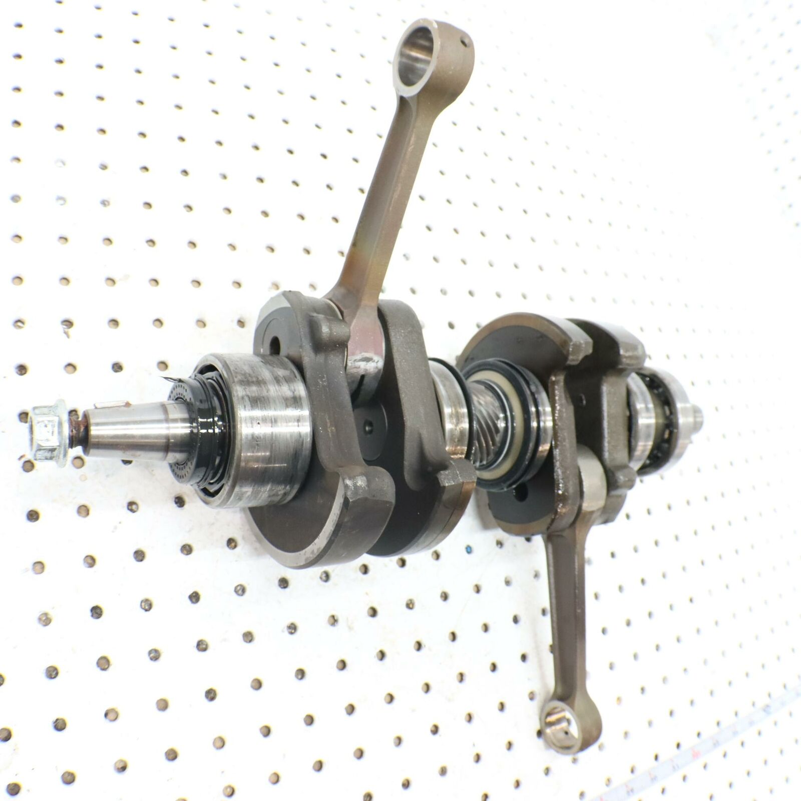 2006 POLARIS RMK 700 ENGINE MOTOR CRANKSHAFT CRANK SHAFT  2203617 core