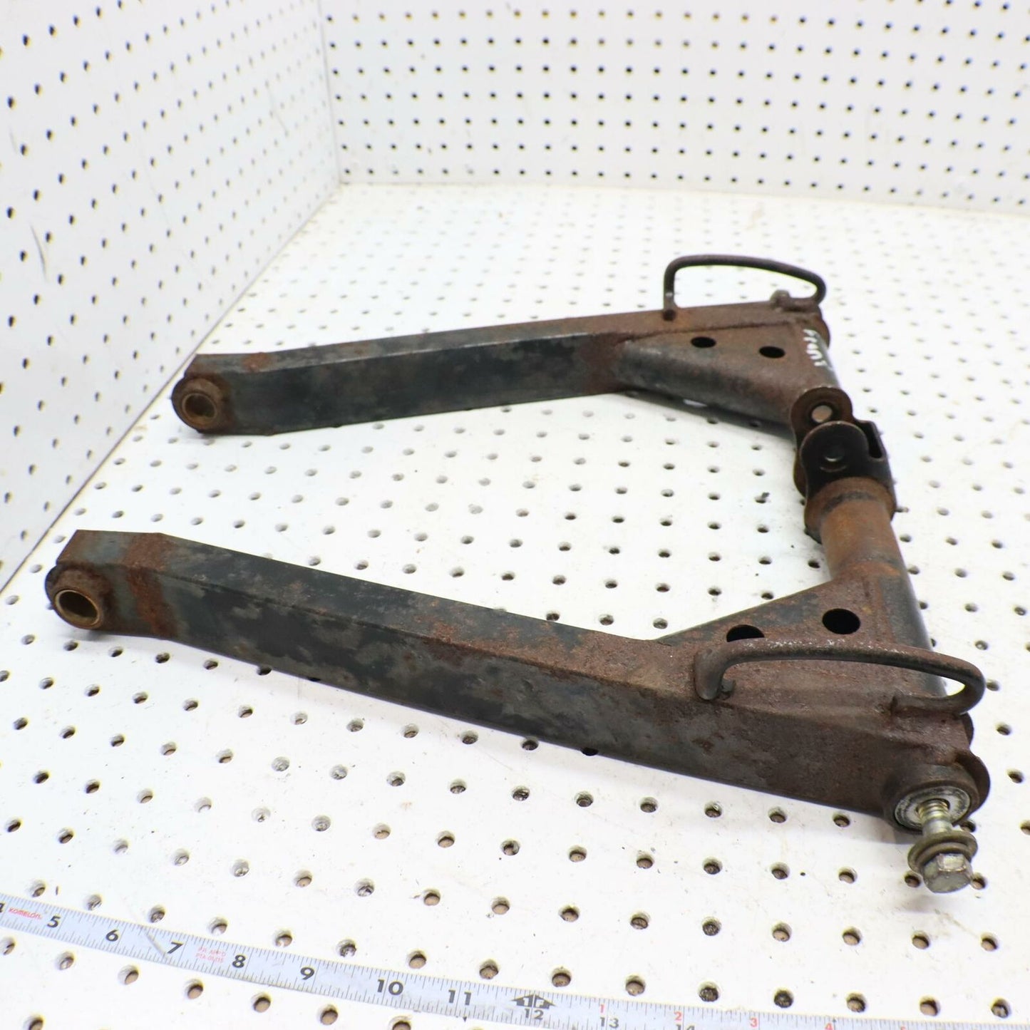 2007 POLARIS IQ 600 REAR SUSPENSION FRONT TORQUE ARM 1541948-067 1542579-067