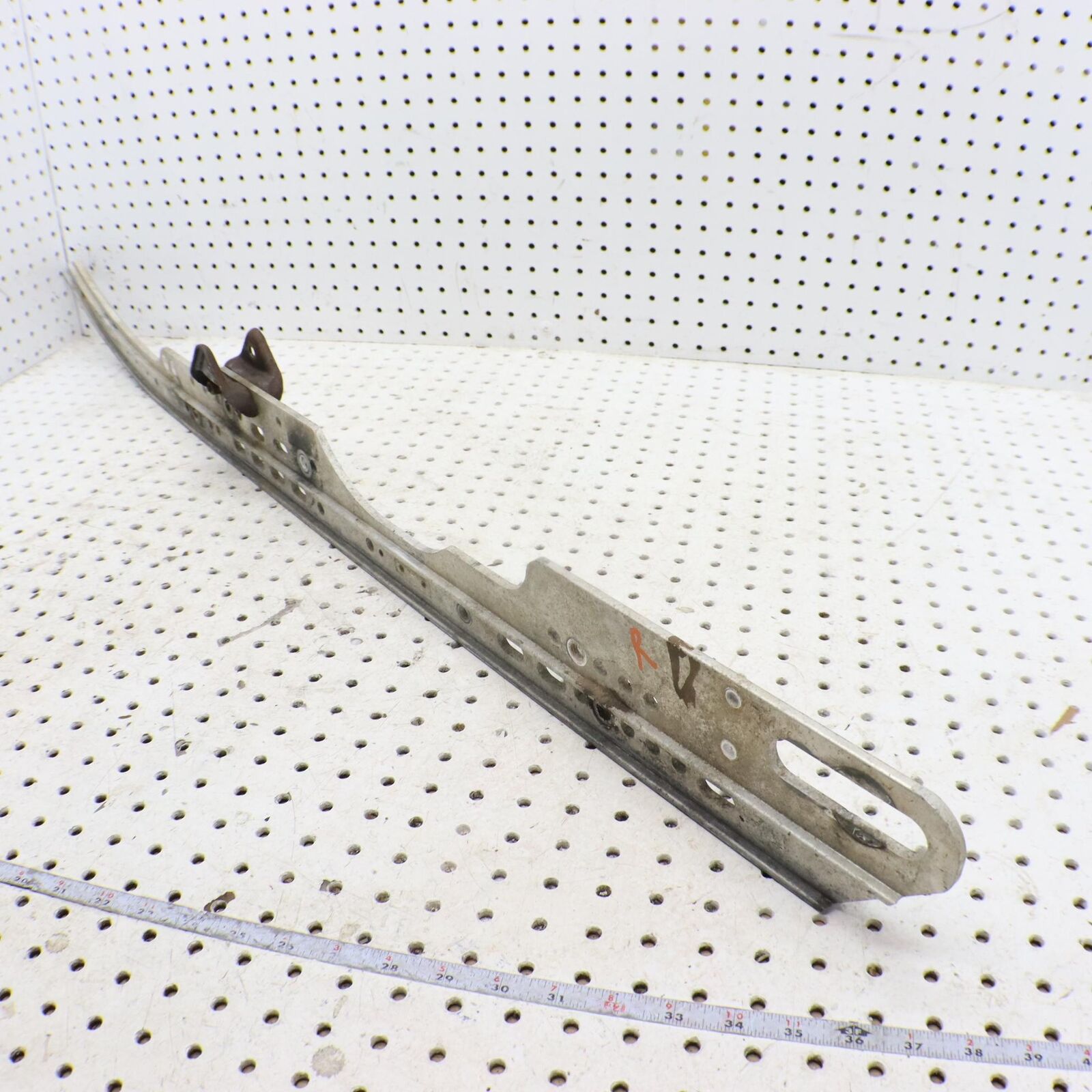 2002 ARCTIC CAT ZR 600 LEFT SLIDING SKID FRAME SUSPENSION RAIL 2604-050