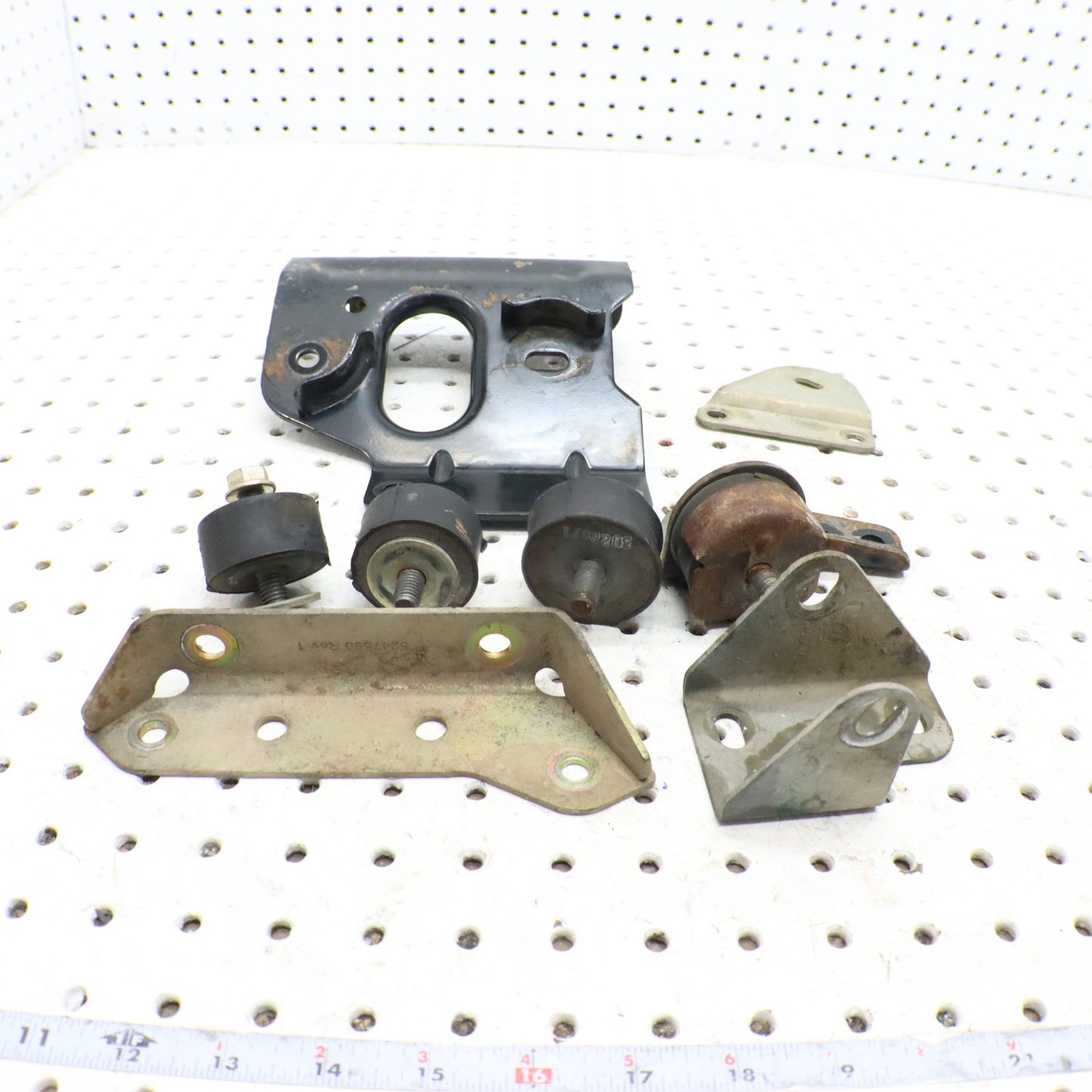 2008 Polaris Sportsman 800 Engine Motor Mounts 5244771-067 1013134-067 5247368 