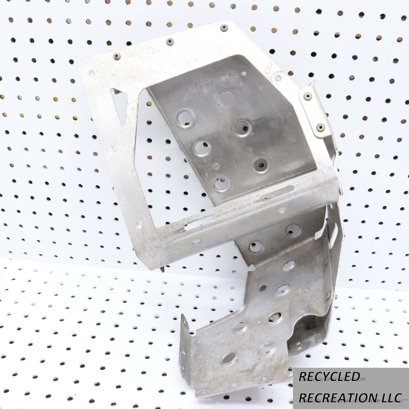 2007 POLARIS IQ 600 RIGHT FRONT FOOT HOLDER REST STAY FOOTREST WELL 1015670