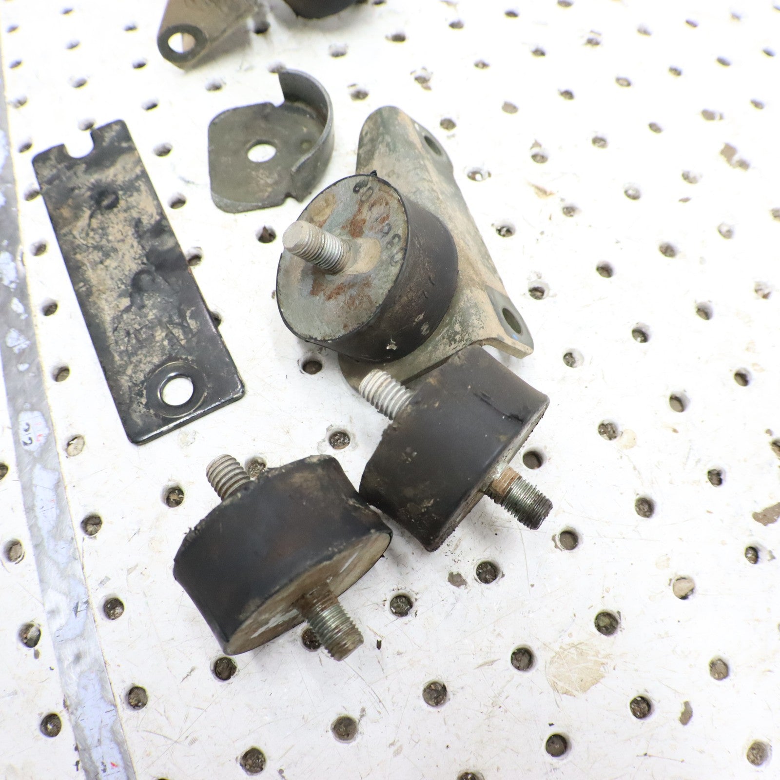 2004 Polaris Sportsman 500 Engine Motor Mounts 5241150; 5241453; 3110046 3110044