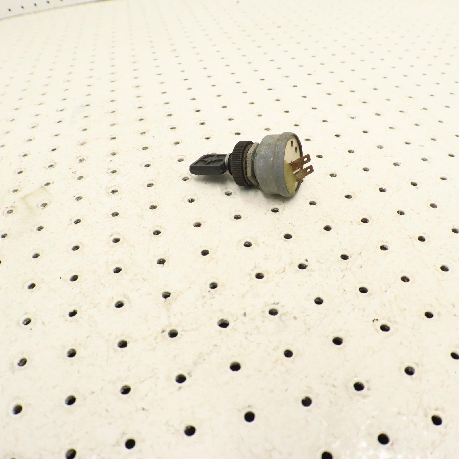 1995 Polaris Xcr 600 Ignition Key Switch 2200357;  2410009 