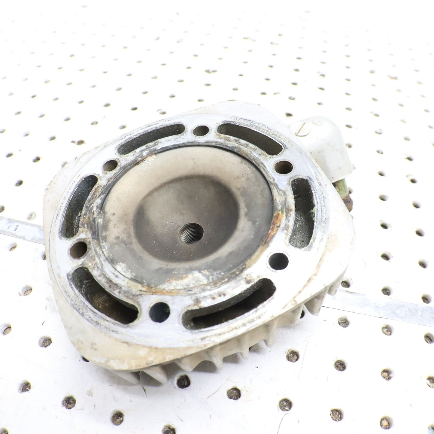 1995 Polaris Xplorer 400 Cylinder Head  3084730 3086755