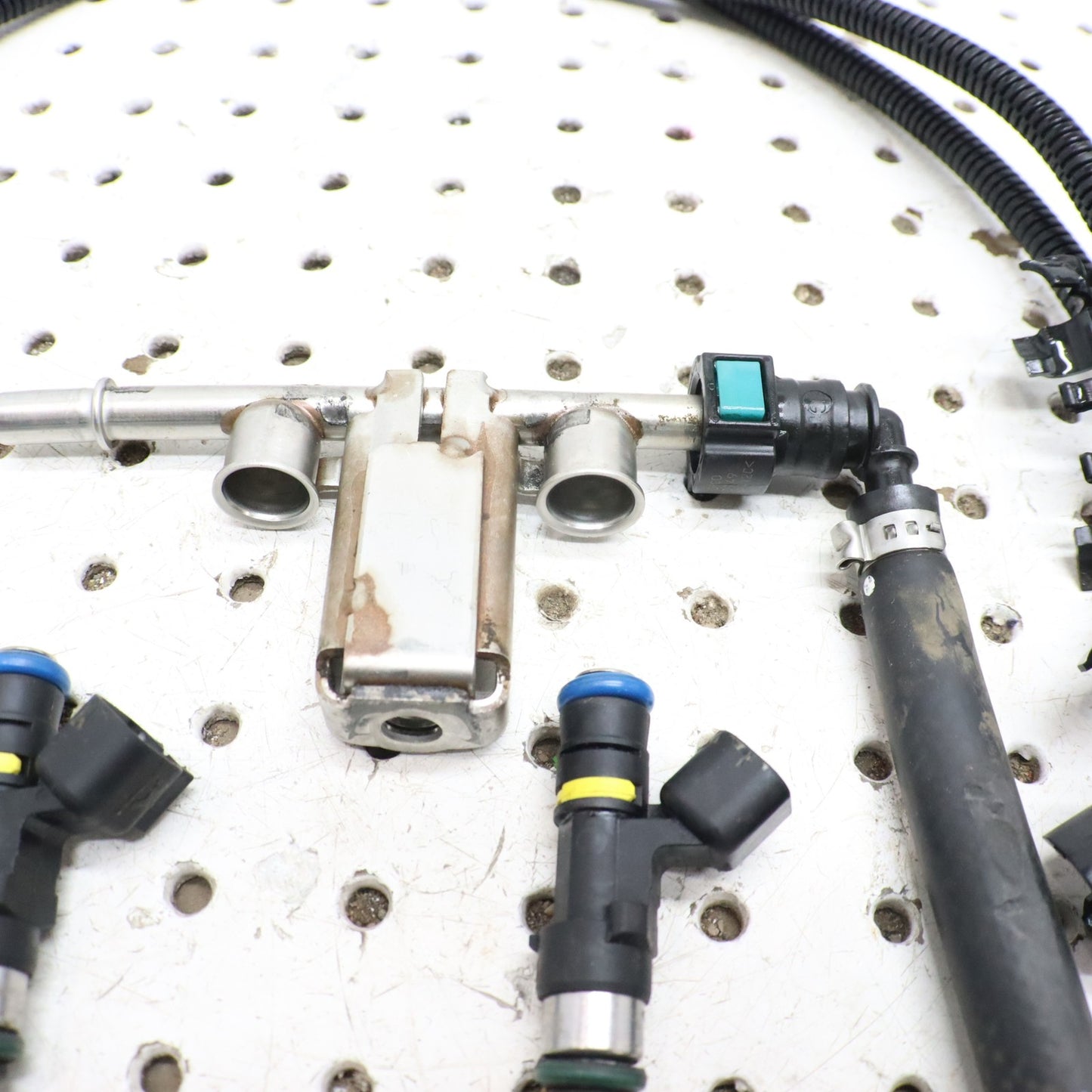 2013 Polaris Ranger 800 Fuel Rail 2521027; 2521101; 1204318; 1204319 