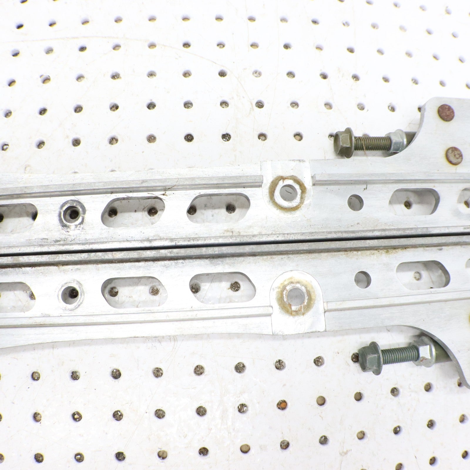 2016 Polaris Rush 800 Slide Rails L & R 1543566-309 ; 1543567-309 GOOD!