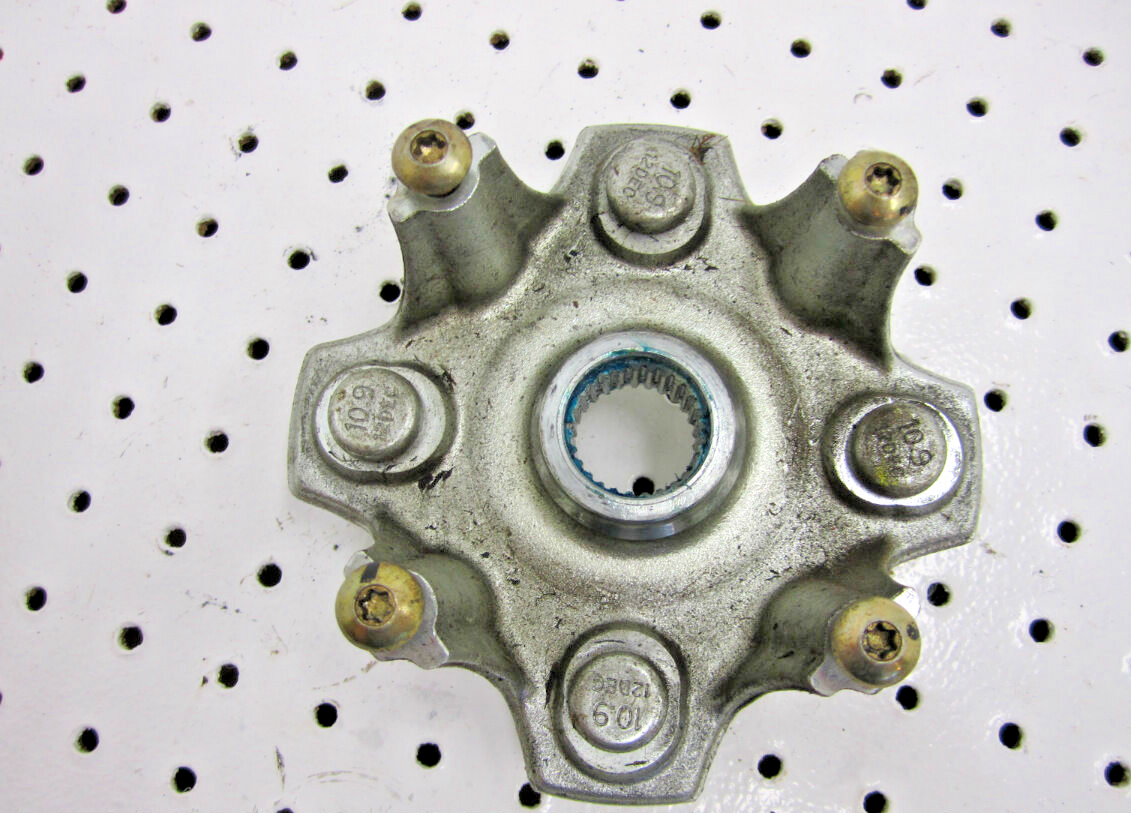 2014 KYMCO MXU 700i LE 4X4 FRONT WHEEL HUB 4470A 4470A-LFA5-E01