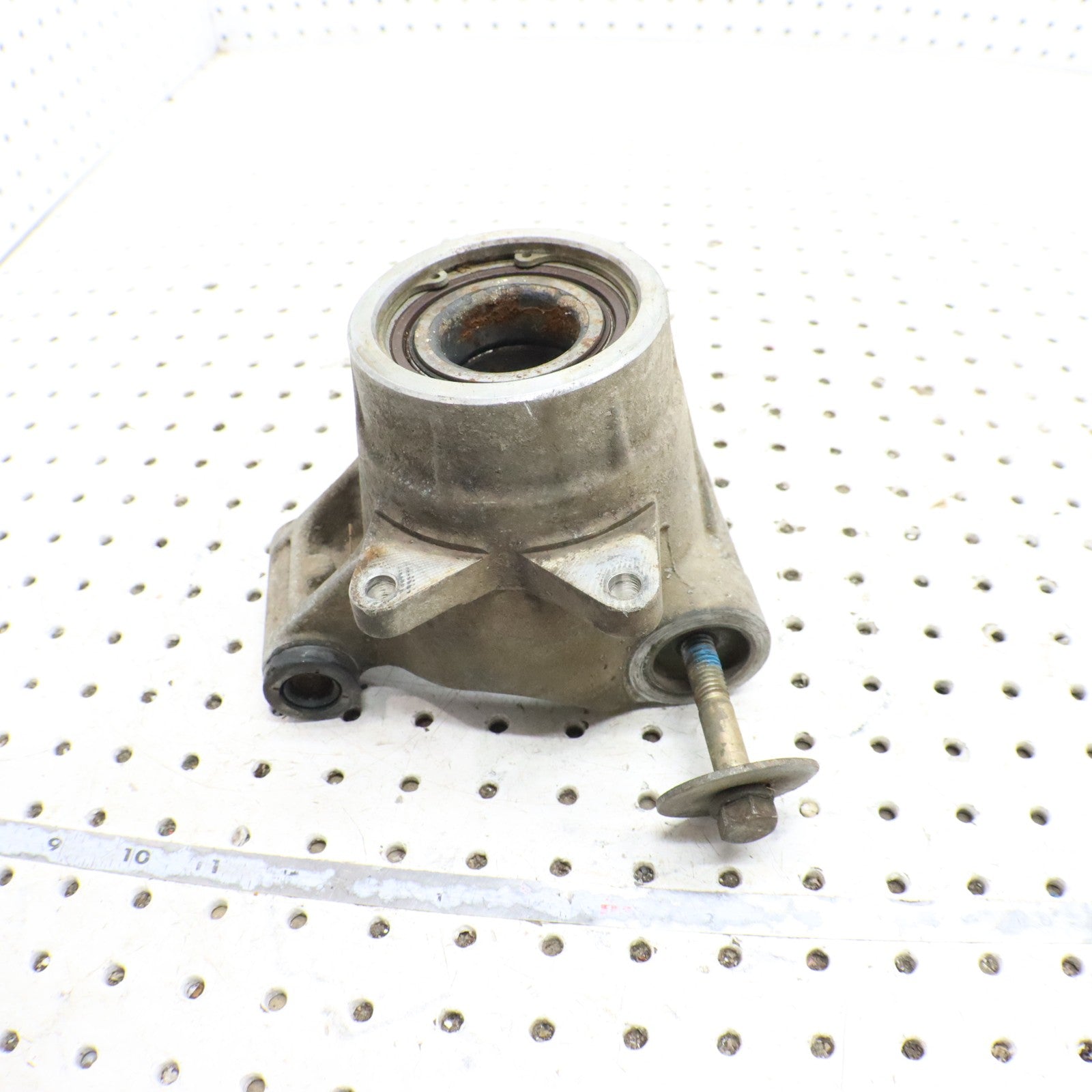 2004 Polaris Sportsman 500 Bearing Carrier Knuckle Rear RIGHT 5133664 5134206