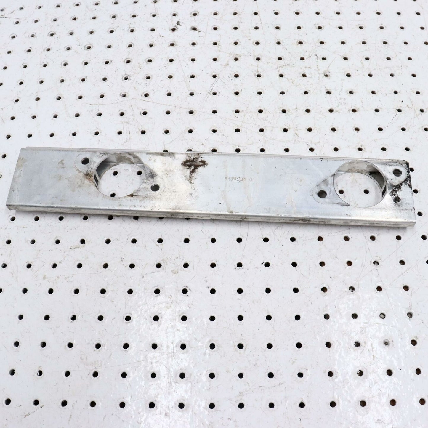 2006 POLARIS CLASSIC 700 ENGINE MOTOR MOUNT BRACKET 5134931