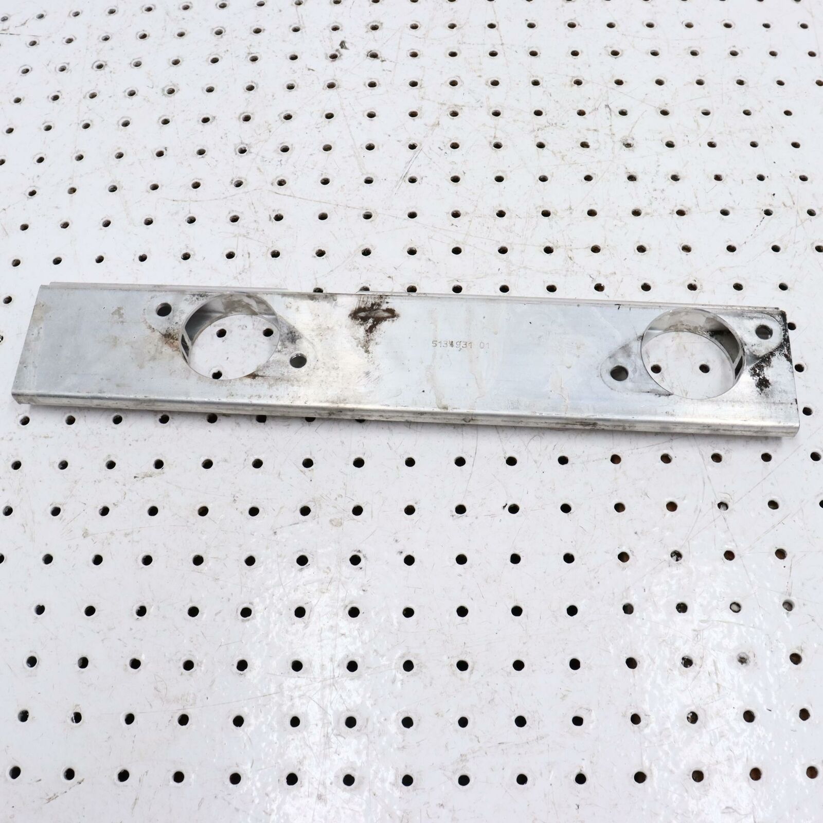 2006 POLARIS CLASSIC 700 ENGINE MOTOR MOUNT BRACKET 5134931