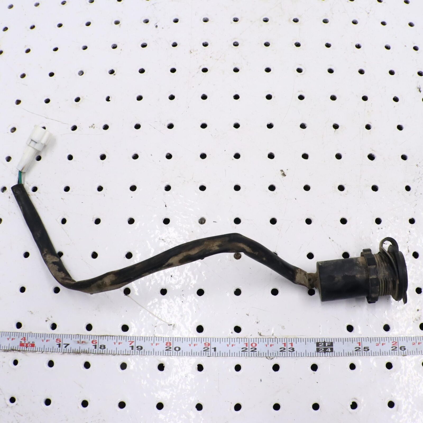 2013 YAMAHA GRIZZLY 700 ACCESSORY SOCKET PLUG OUTLET 1HP-H254B-10-00 