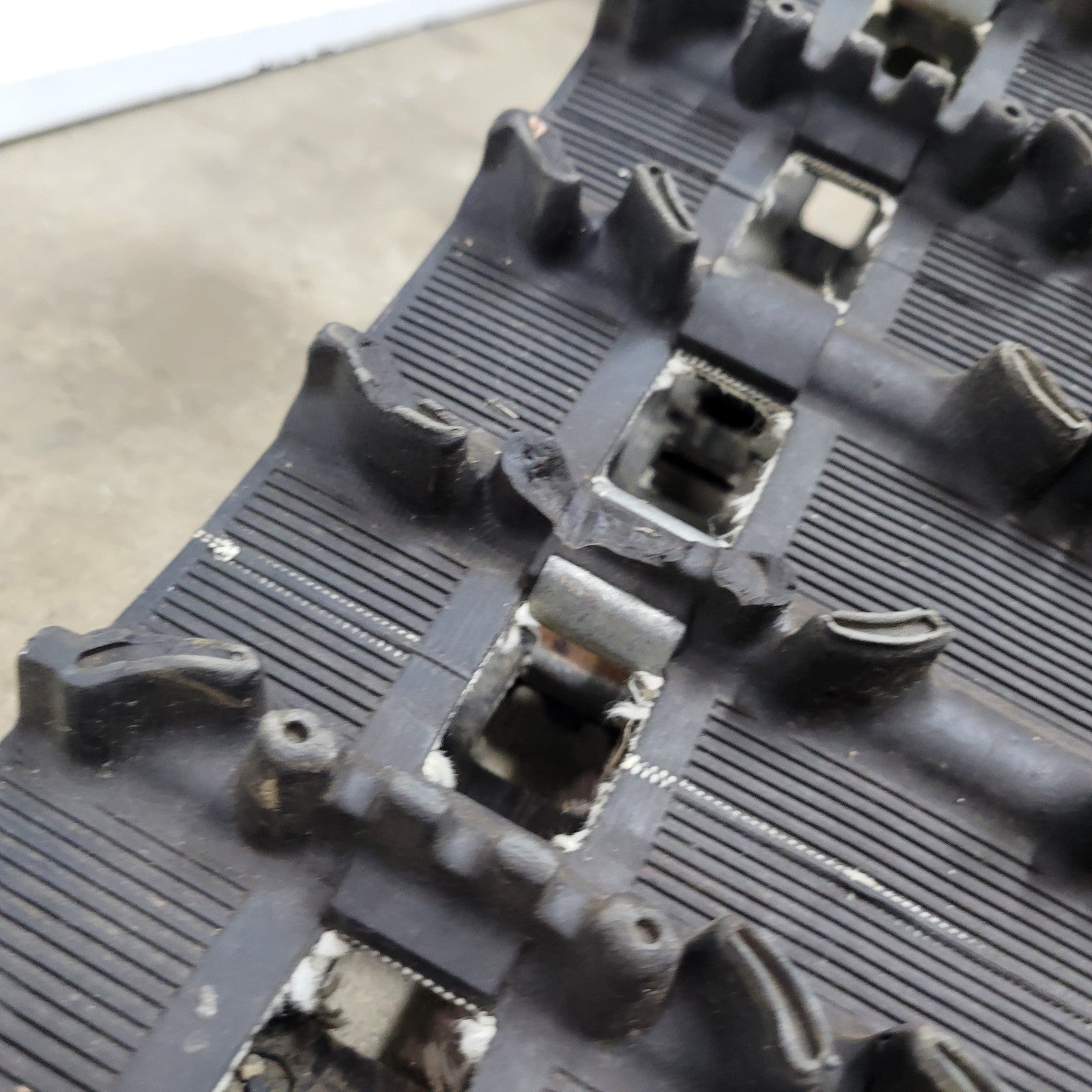 2009 Arctic Cat Crossfire R 8 128 x 14 x 1 Hacksaw Track 2602-047