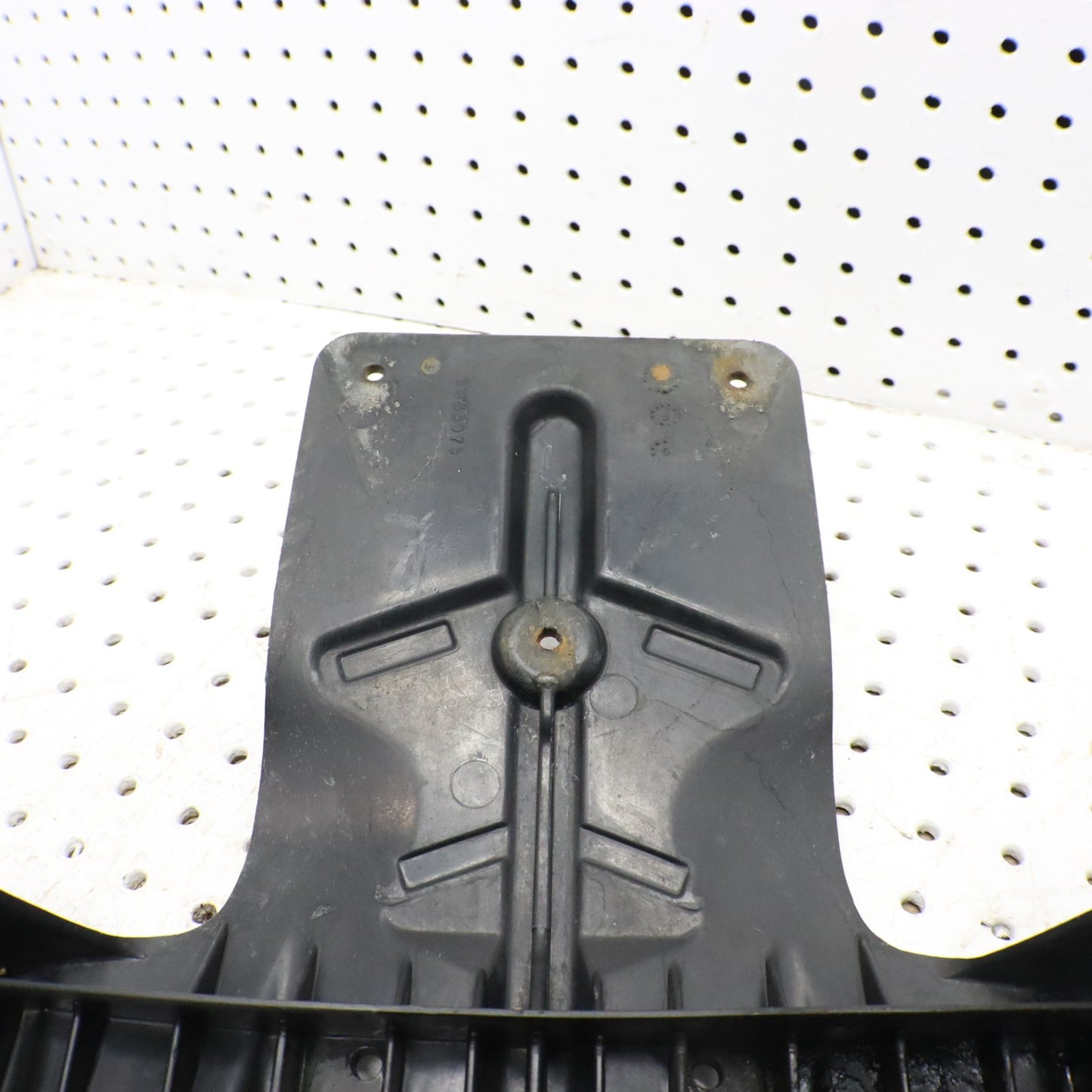 2007 Polaris Iq 600 Nosepan Nose Pan 5435075-070