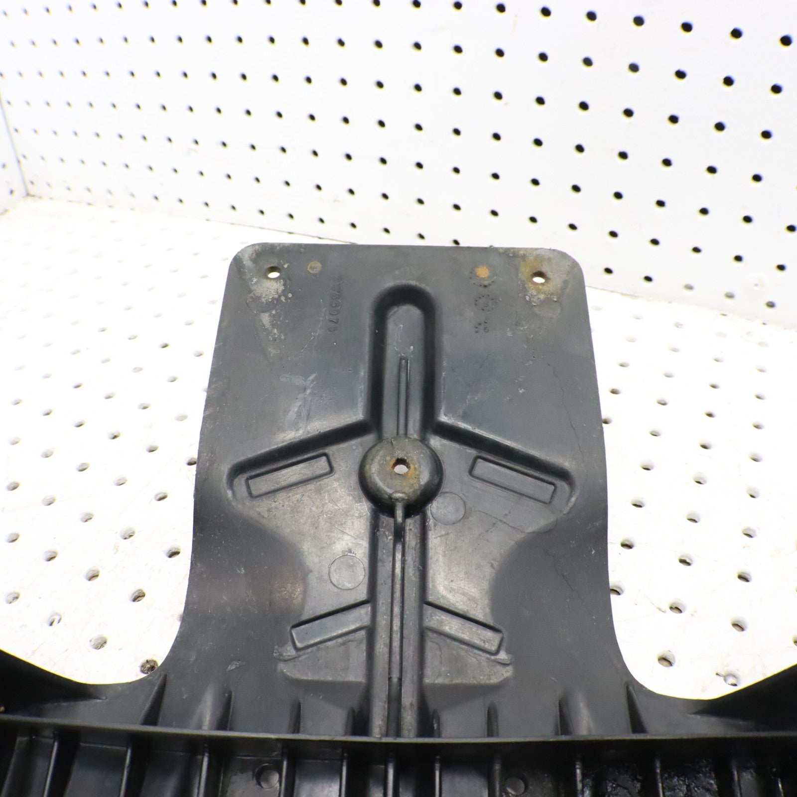 2007 Polaris Iq 600 Nosepan Nose Pan 5435075-070