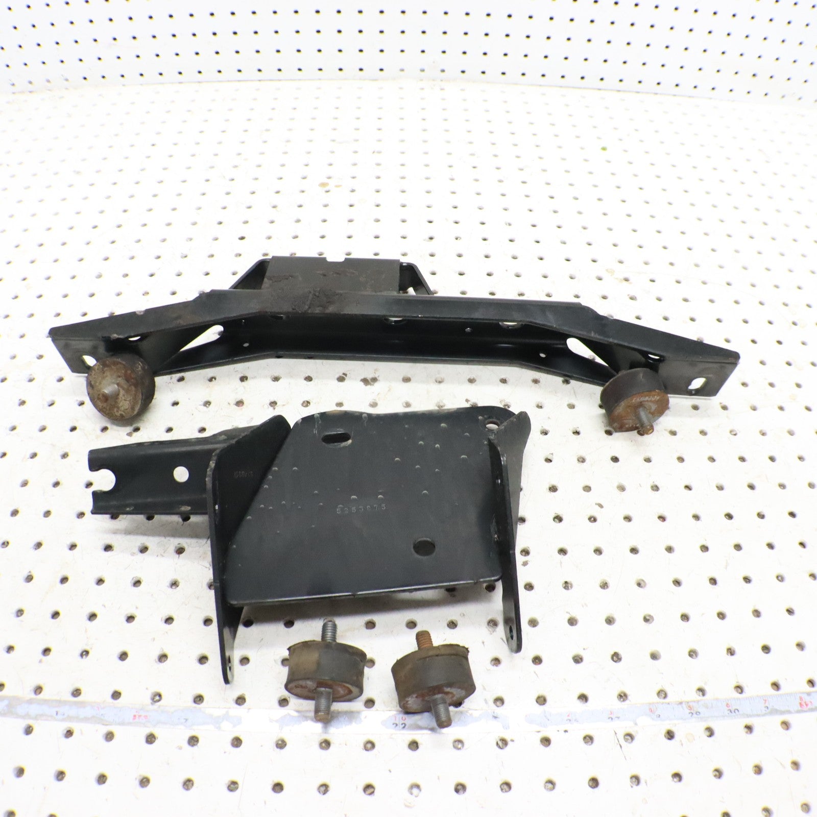 2013 Polaris Ranger 800 Engine Motor Mounts 1017391-329; 1017424-329; 3022076 