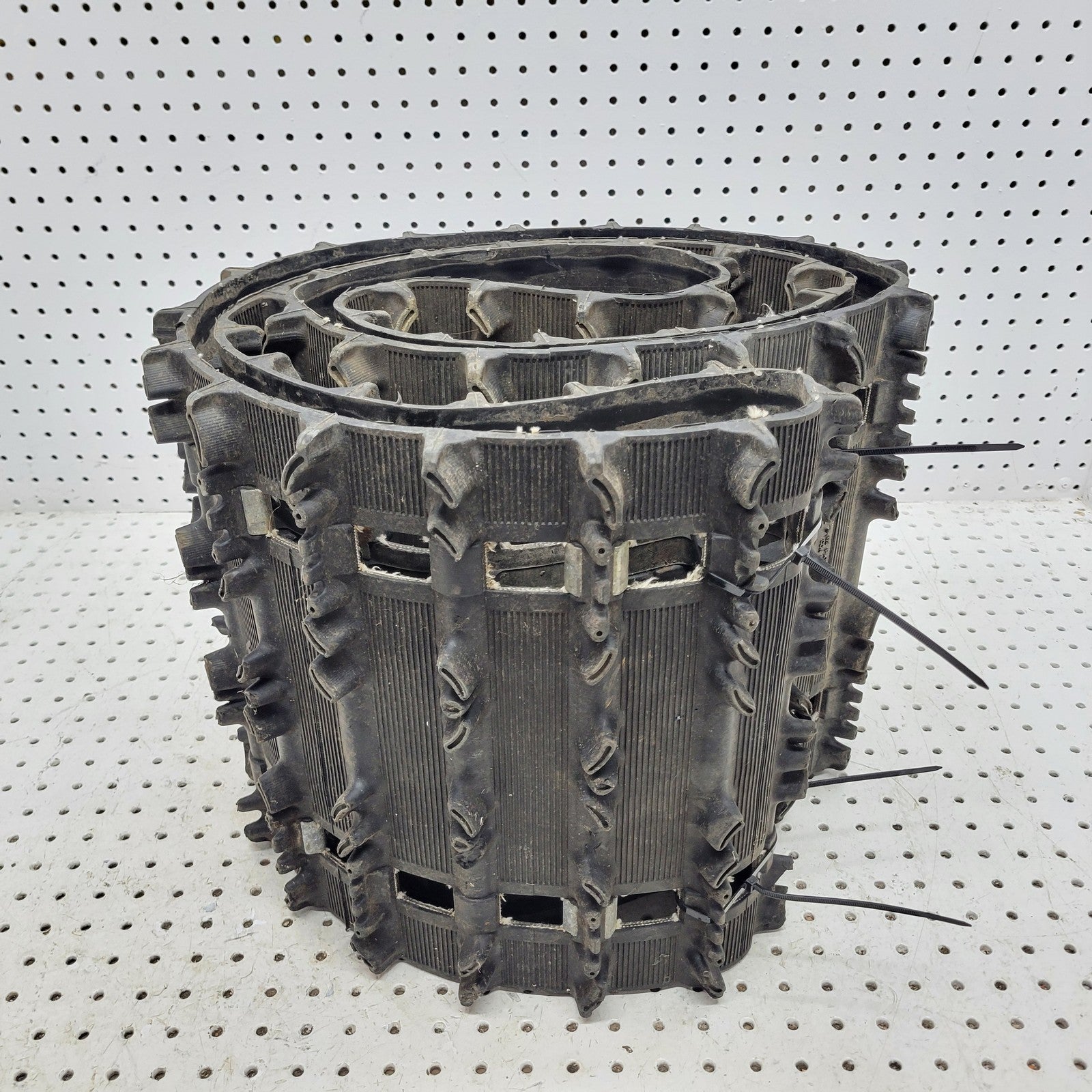 2009 Arctic Cat Crossfire R 8 128 x 14 x 1 Hacksaw Track 2602-047