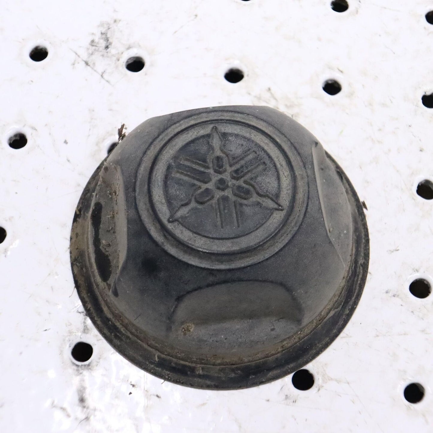 2013 YAMAHA GRIZZLY 700 WHEEL HUB DUST CAP COVER 1HP-F512A-00-00 