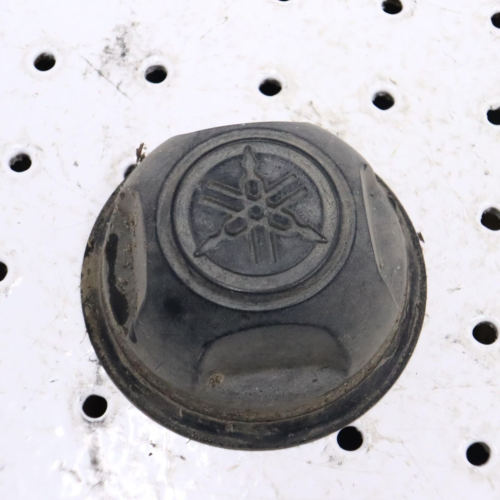 2013 YAMAHA GRIZZLY 700 WHEEL HUB DUST CAP COVER 1HP-F512A-00-00 