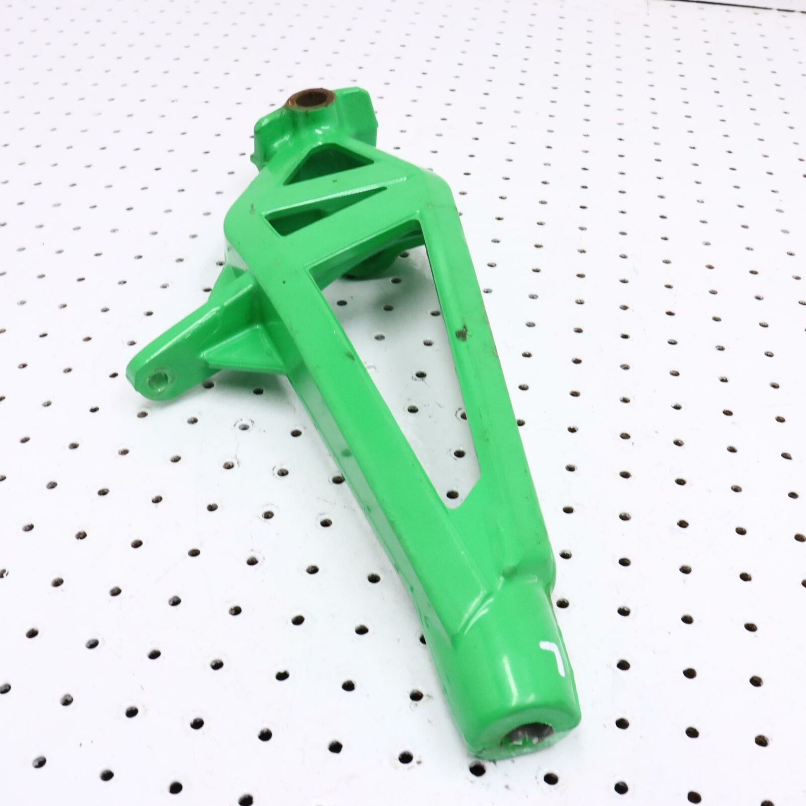 2012 ARCTIC CAT PROCLIMB M800 LEFT FRONT STEERING ARM SPINDLE KNUCKLE 2703-829