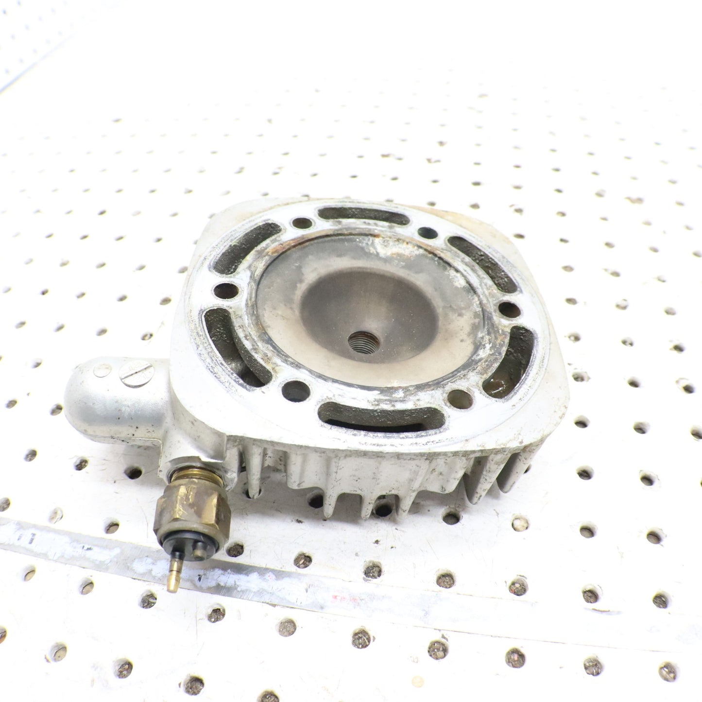 1995 Polaris Xplorer 400 Cylinder Head  3084730 3086755