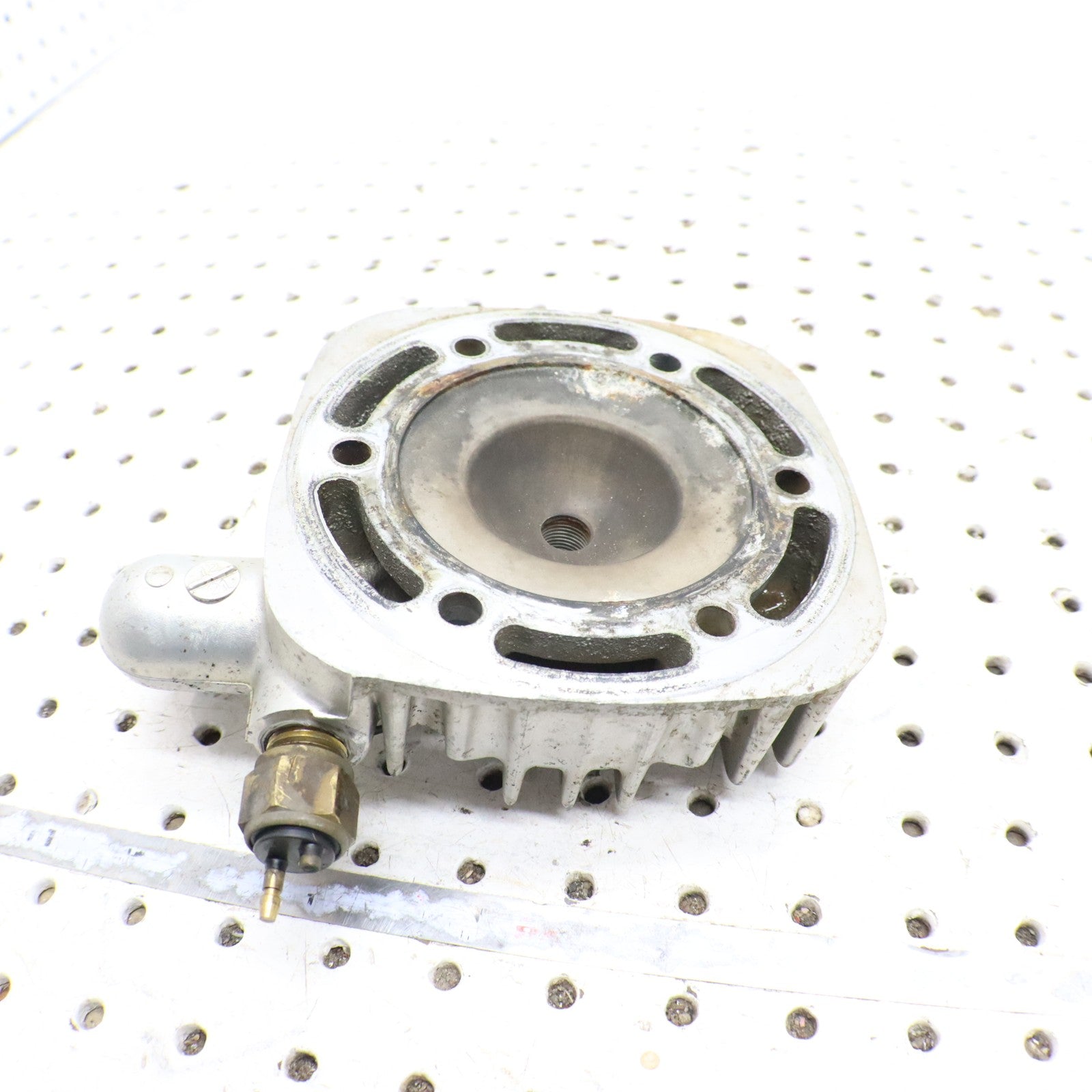 1995 Polaris Xplorer 400 Cylinder Head  3084730 3086755