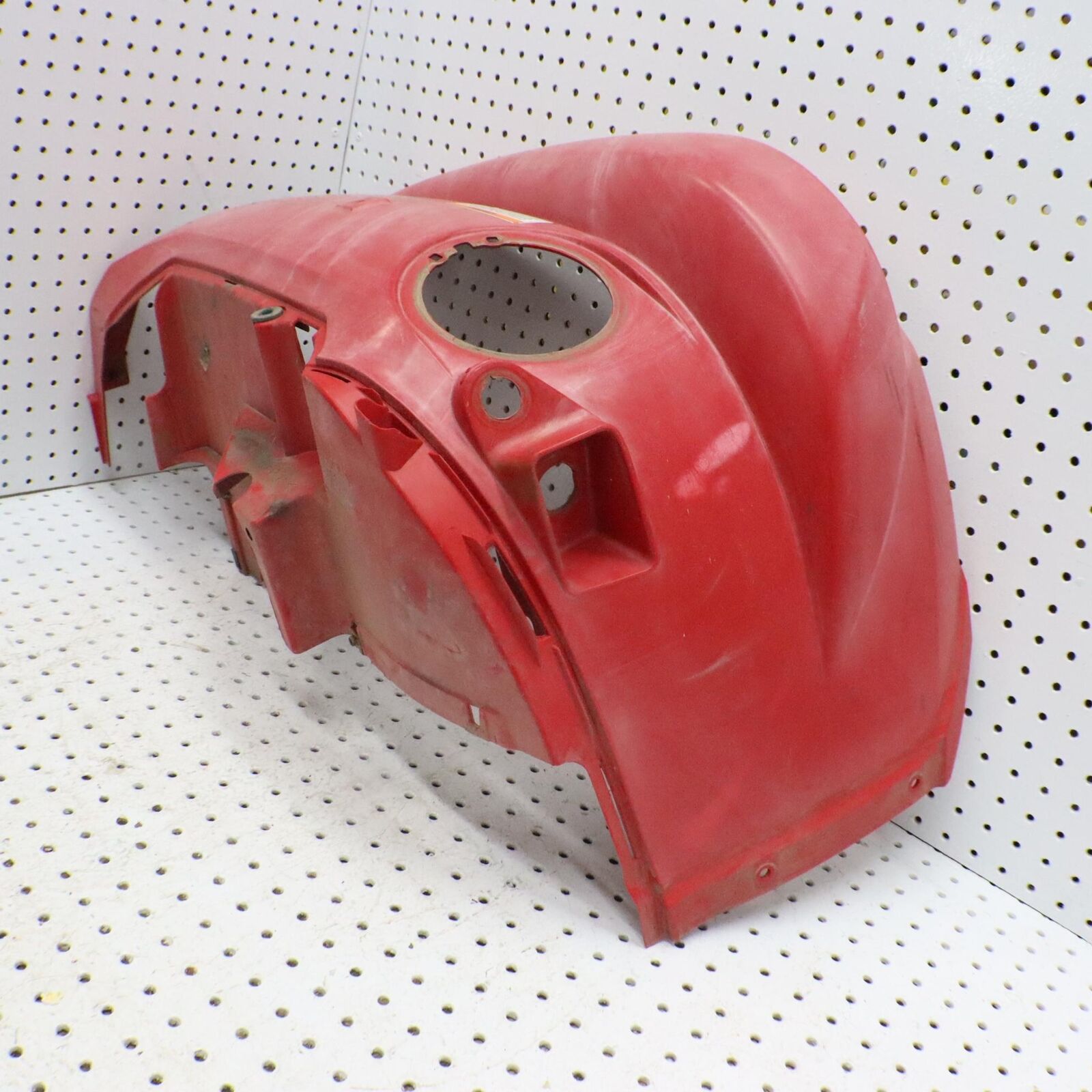 2013 YAMAHA GRIZZLY 700 FRONT FENDER RIGHT 1HP-F1556  RED