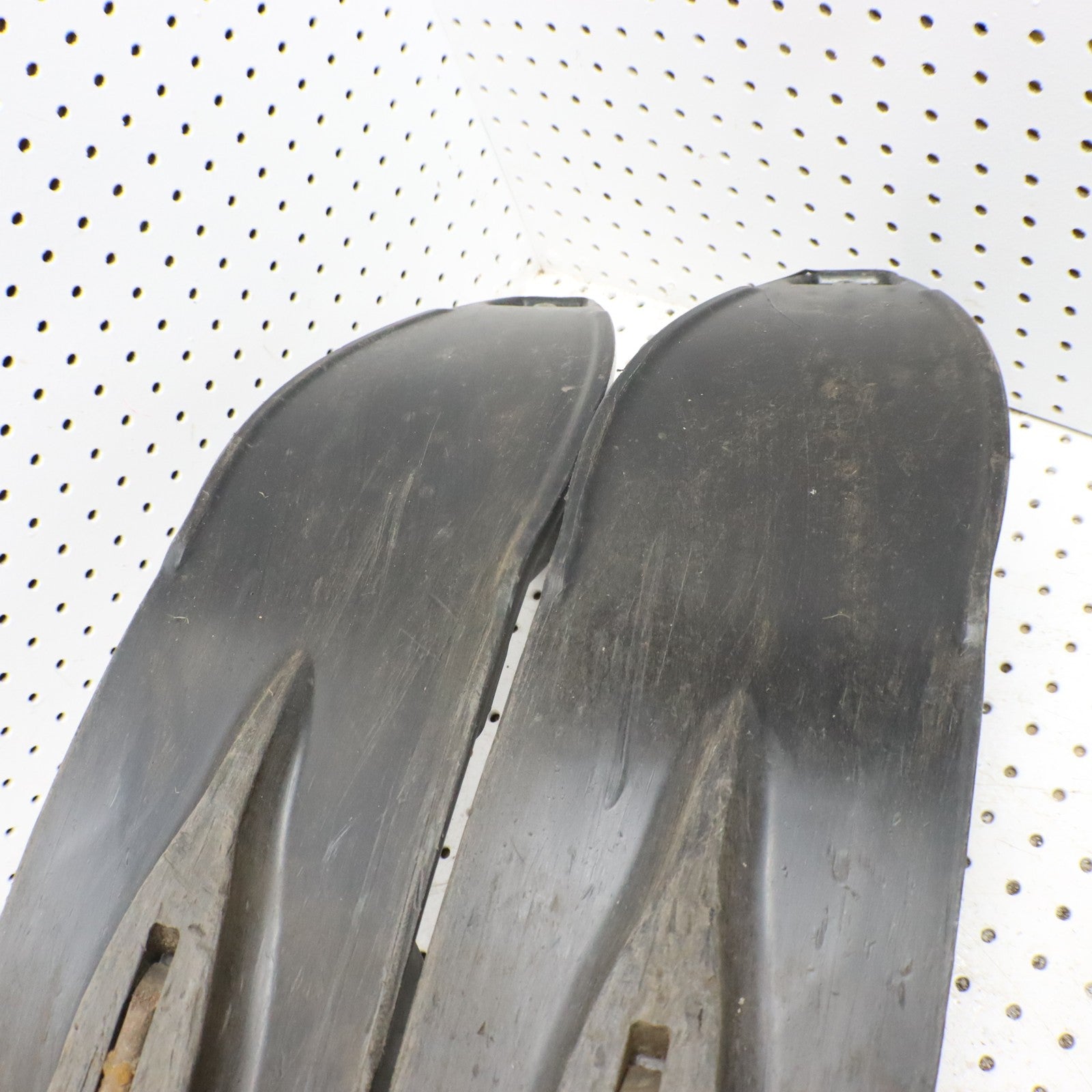 2016 Polaris Rush 800 Skis 1823916-070; 1825027-070 