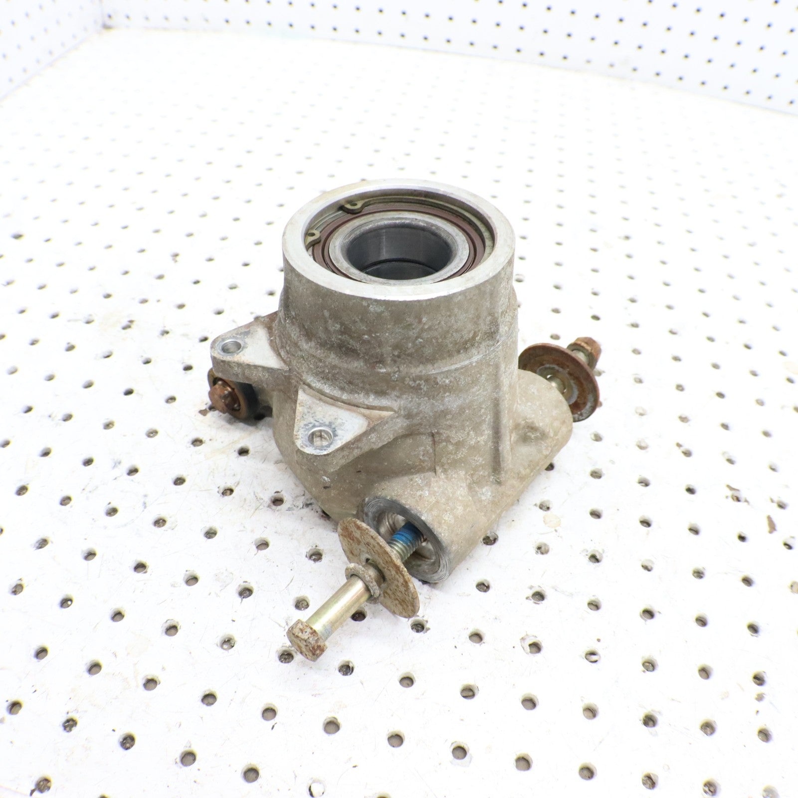 2003 Polaris Sportsman 600 RIGHT Bearing Carrier Knuckle Rear 5133663 5134206