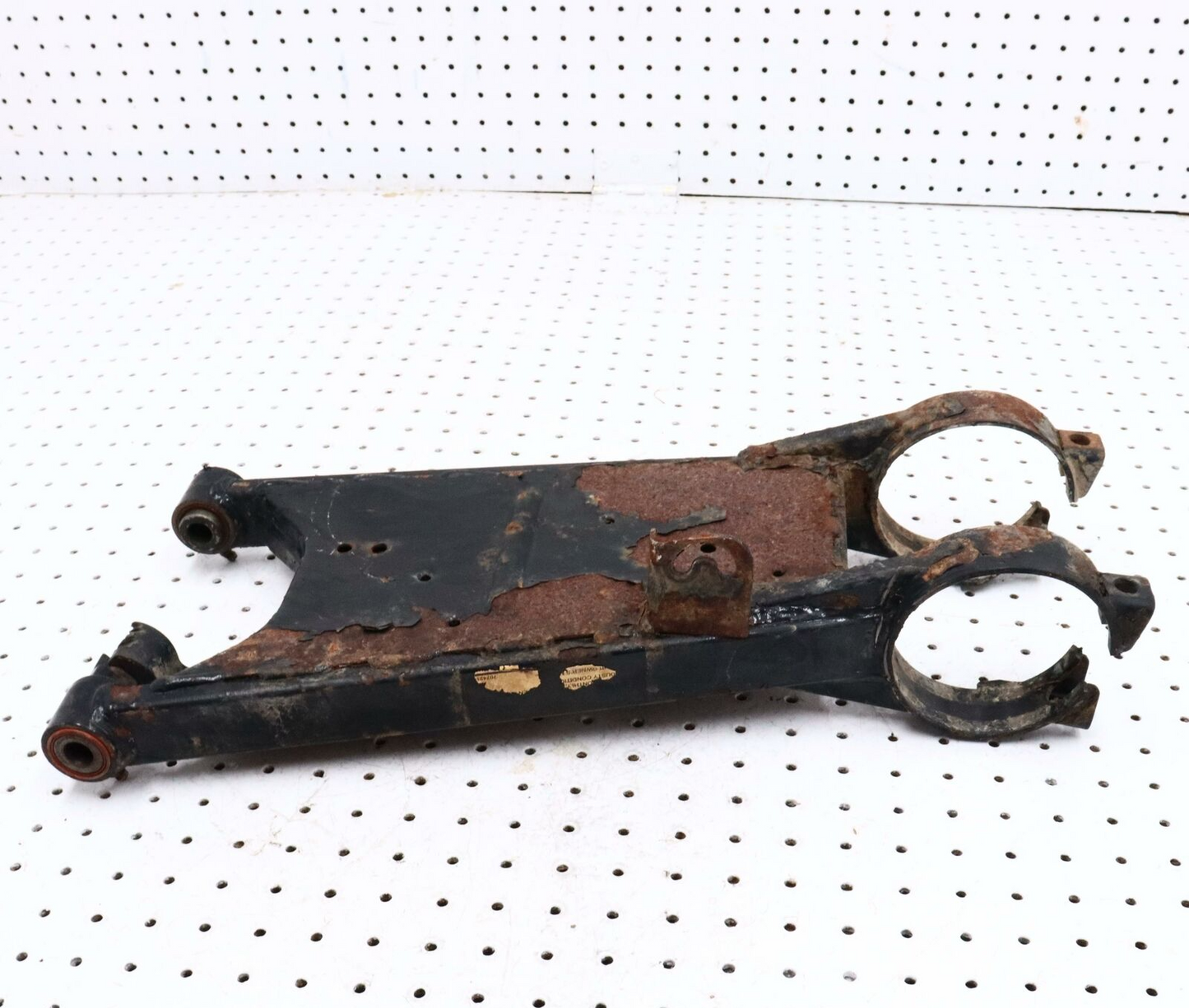 1996 POLARIS XPLORER 400L REAR SWINGARM BACK SUSPENSION SWING ARM 1580090
