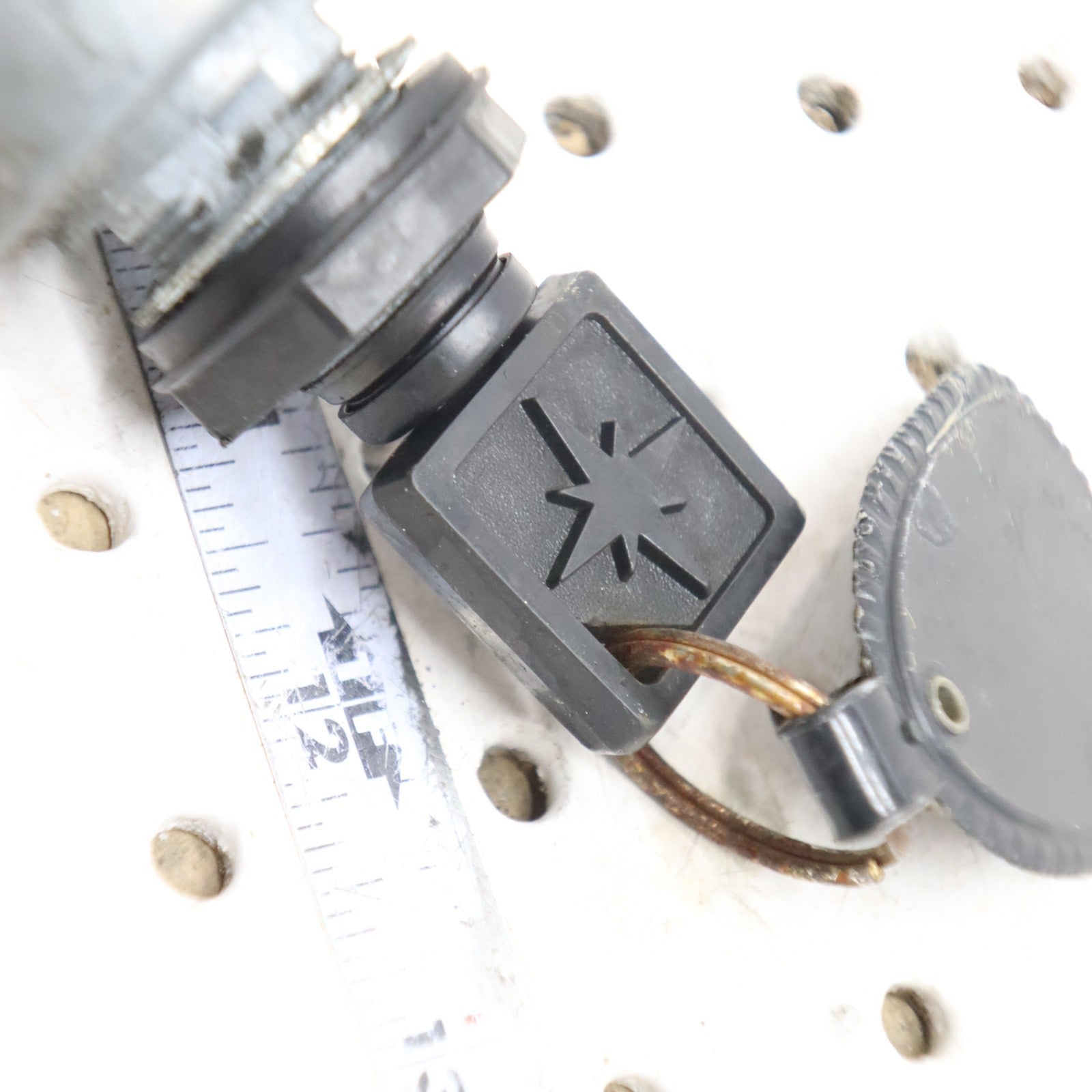 2007 Polaris Iq 600 Ignition Key Switch 2200358; 2205055