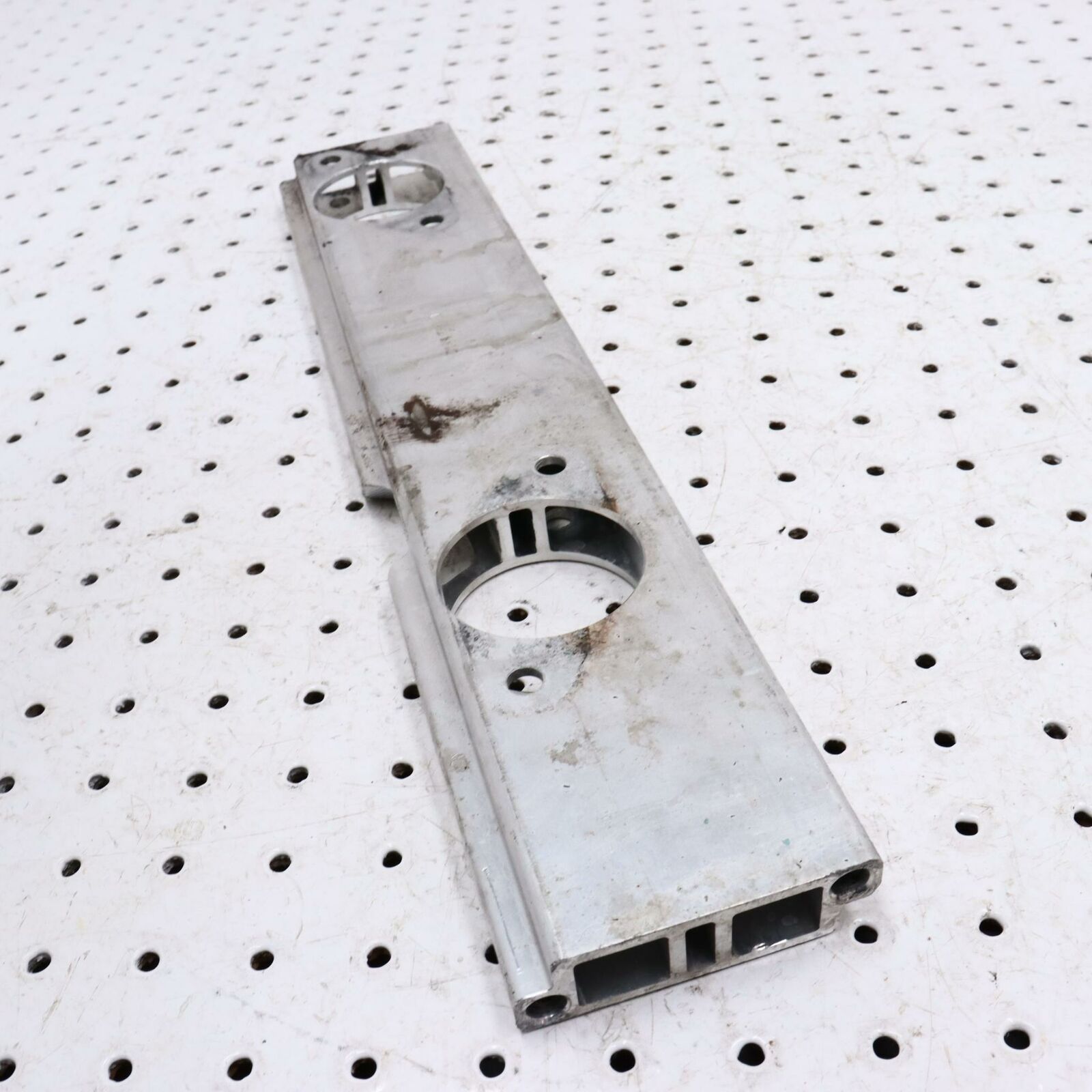 2006 POLARIS CLASSIC 700 ENGINE MOTOR MOUNT BRACKET 5134931