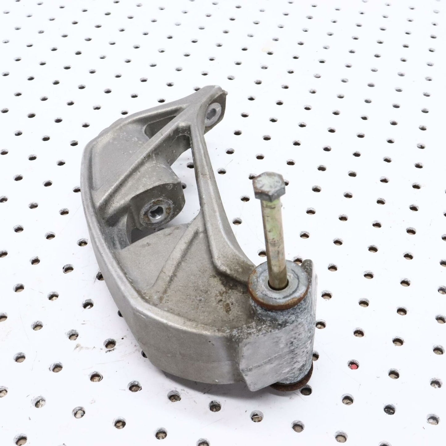 2006 POLARIS CLASSIC 700 LEFT FRONT STEERING ARM SPINDLE KNUCKLE 1822795